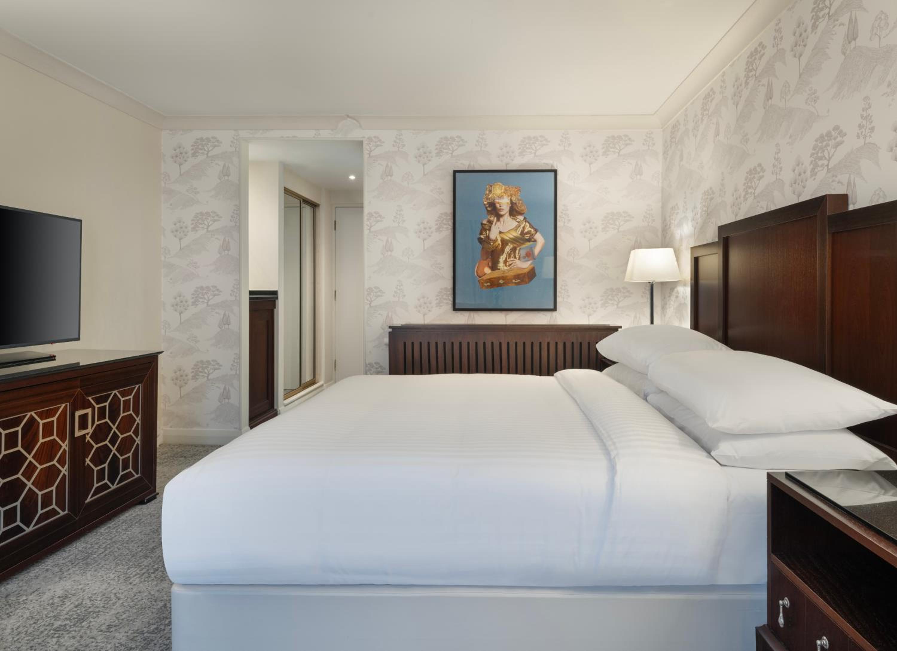 Deluxe King Room - Photo 1