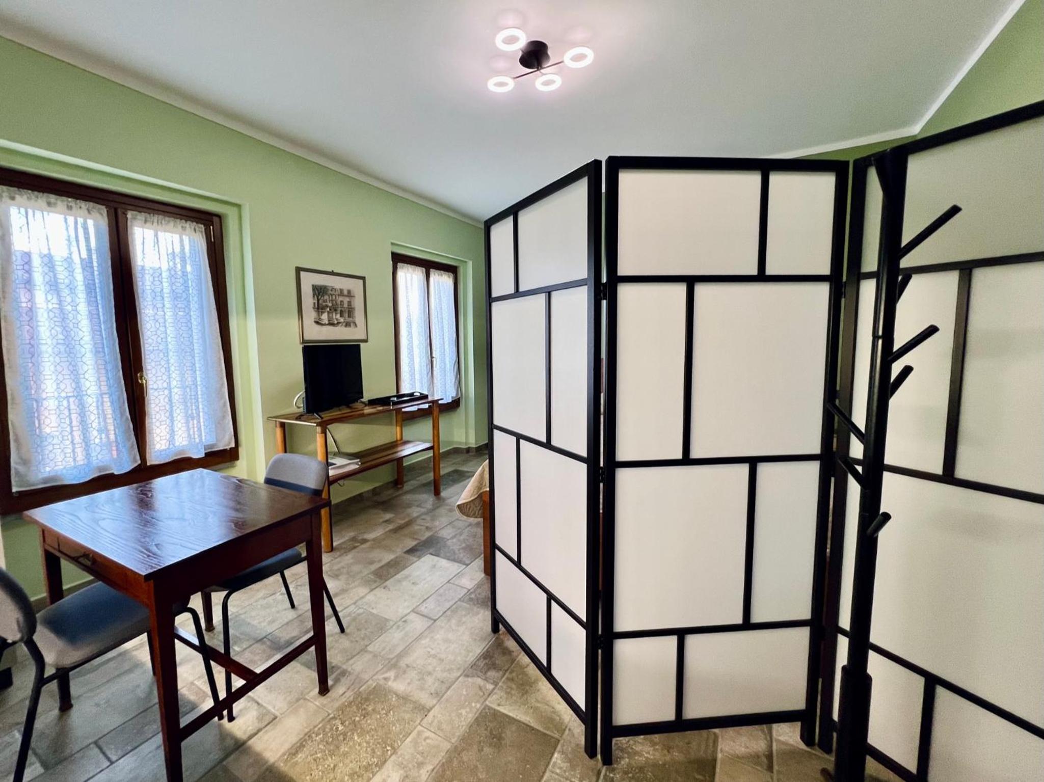 Studio Apartment