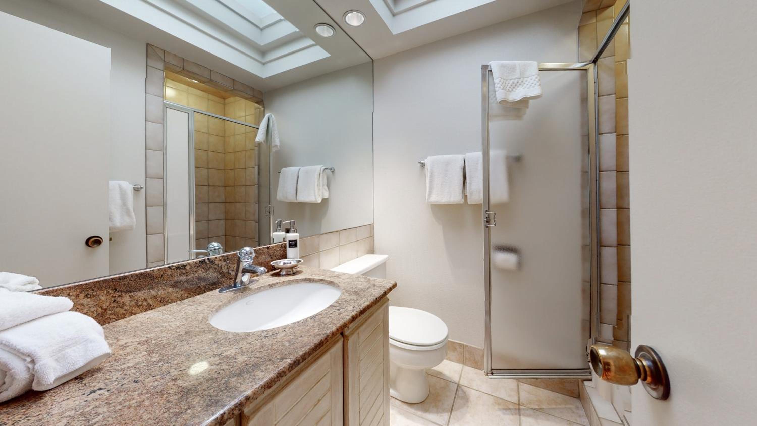 3 Bedroom Bronze photo 2
