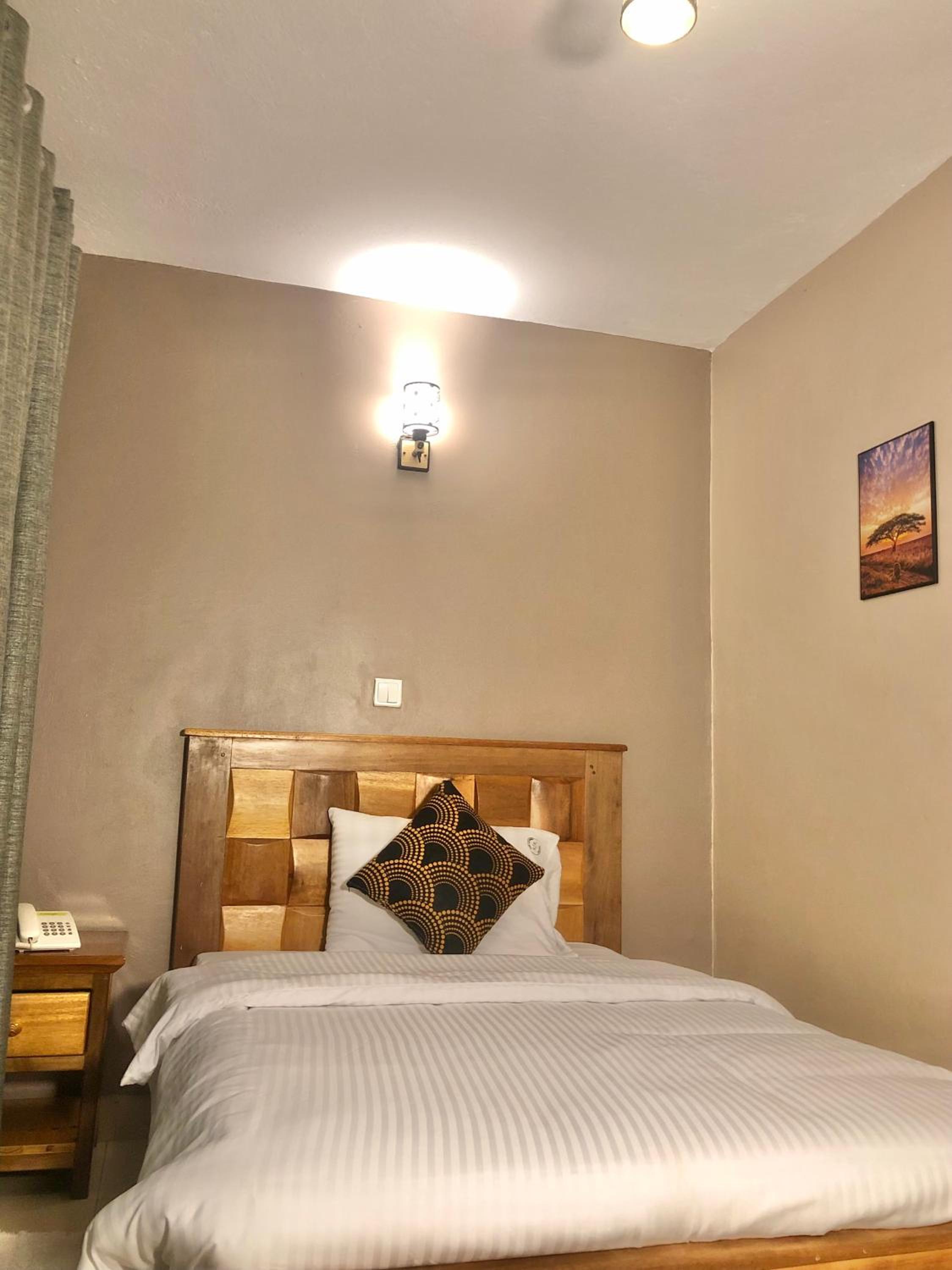 Deluxe Single Room with Balcony photo 2