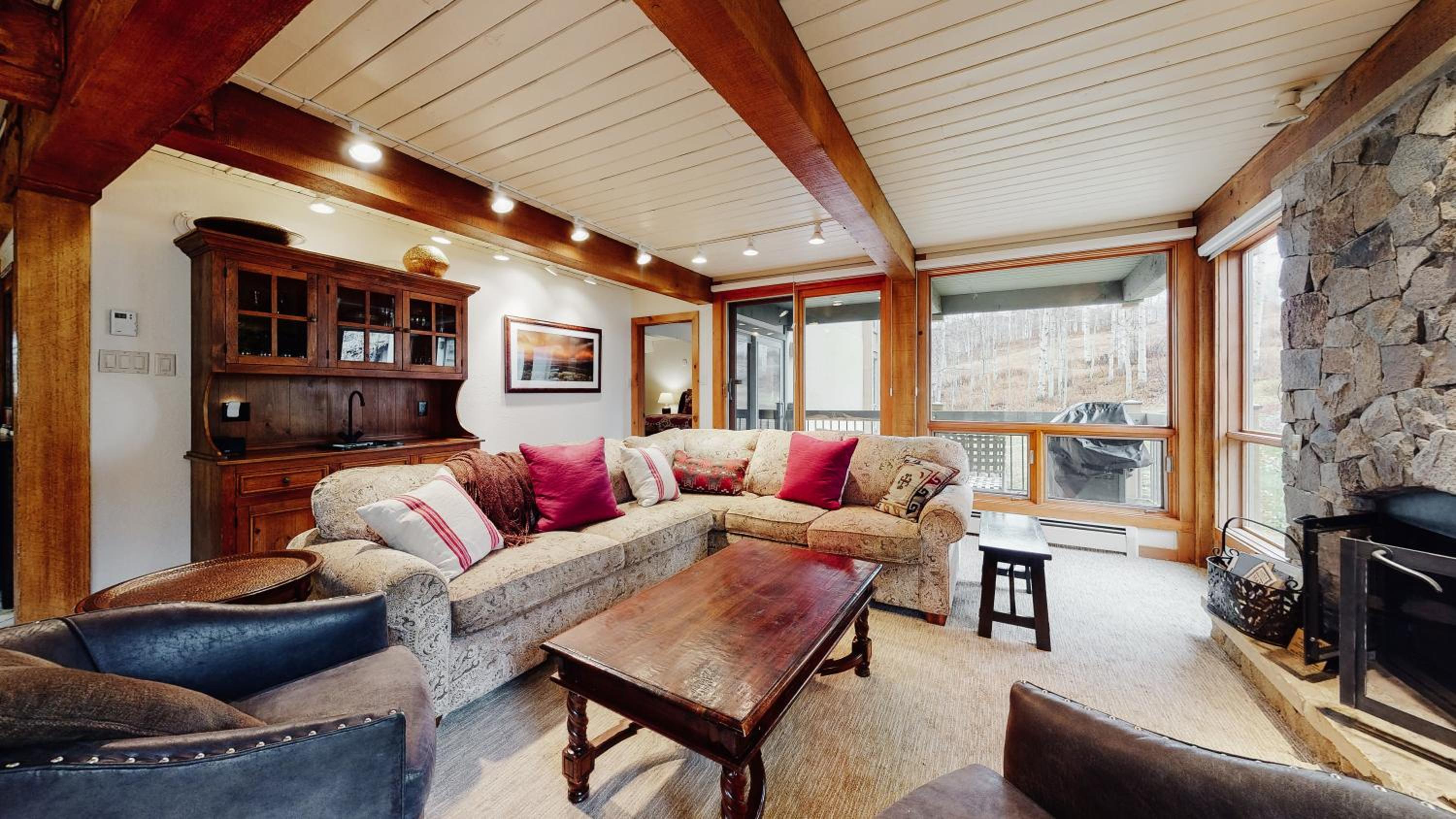 3 Bedroom Gold photo 2