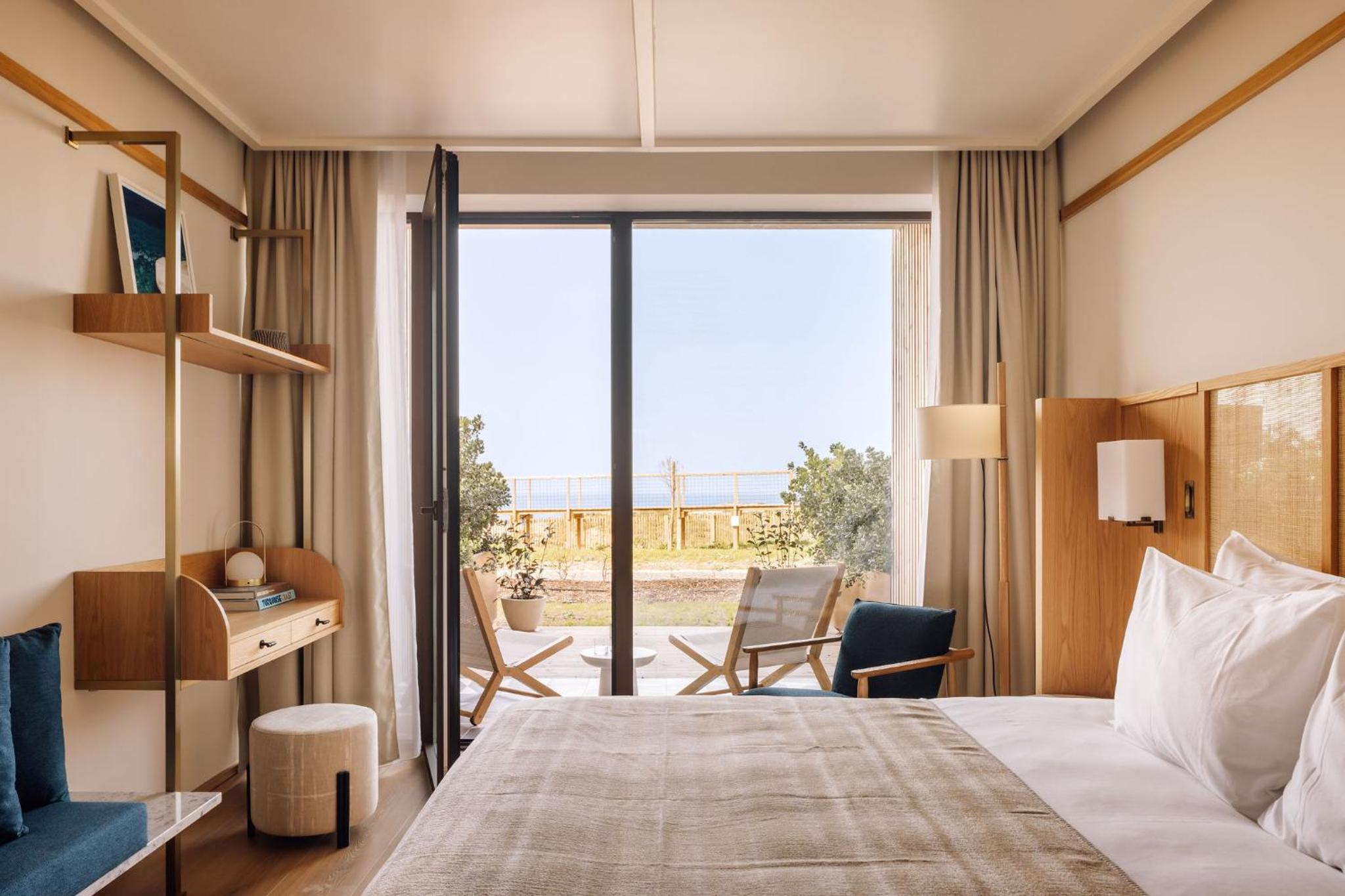 Superior Deluxe Room - Photo 1