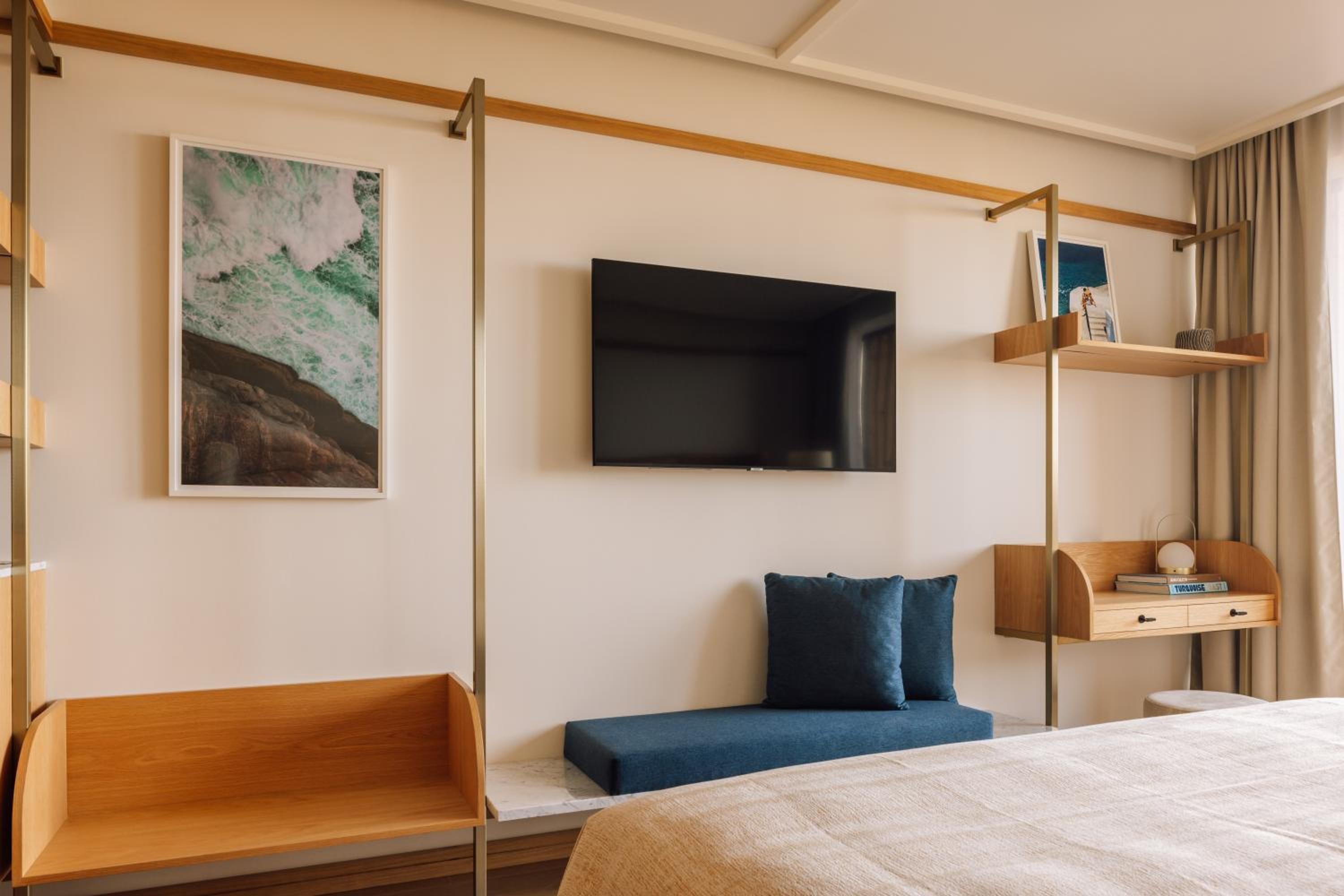 Superior Deluxe Room - Photo 3
