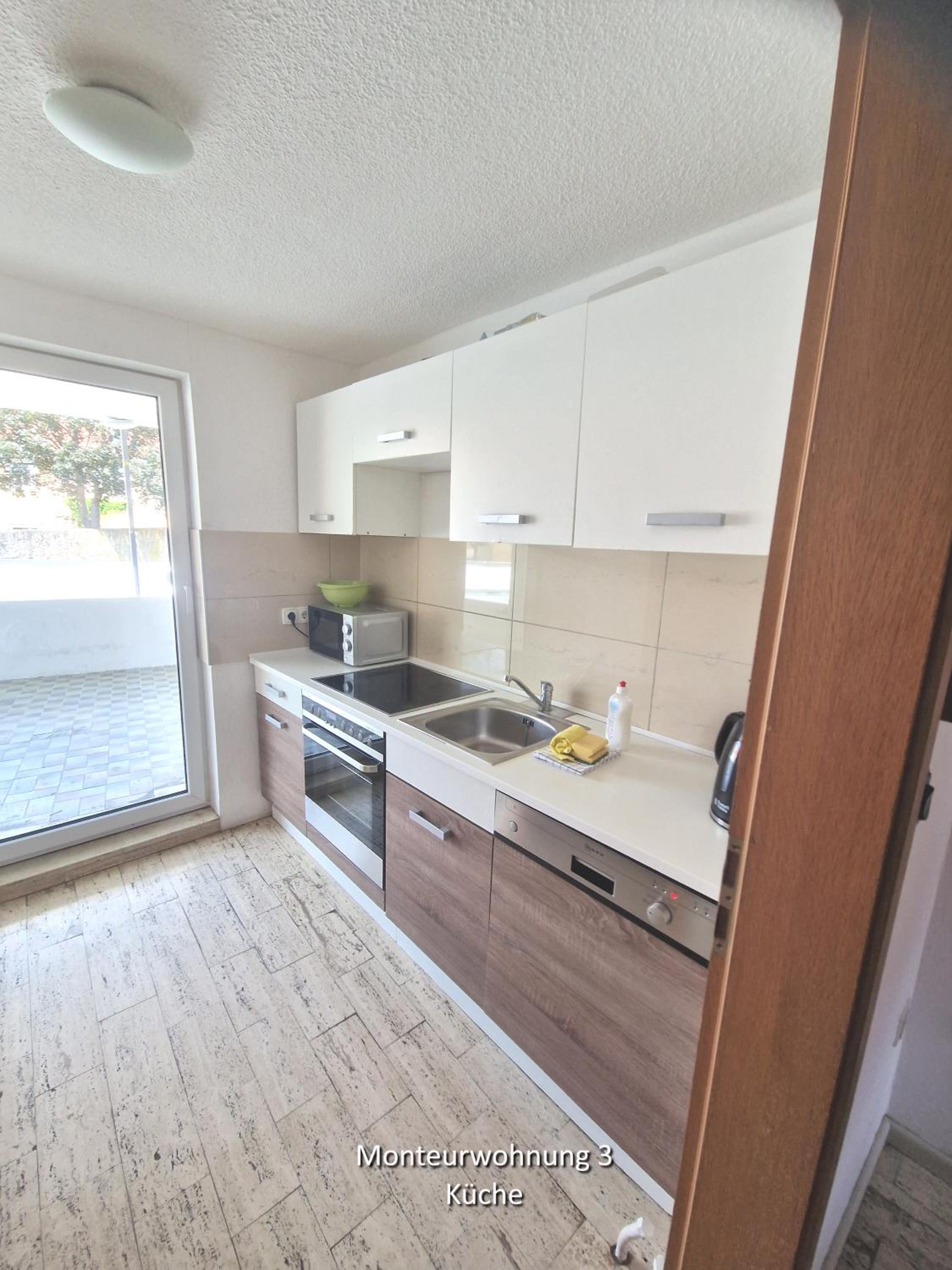 Monteurwohnung Nr. 3 mit 4 Schlafzimmer und Terrasse bis 8 Personen photo 2