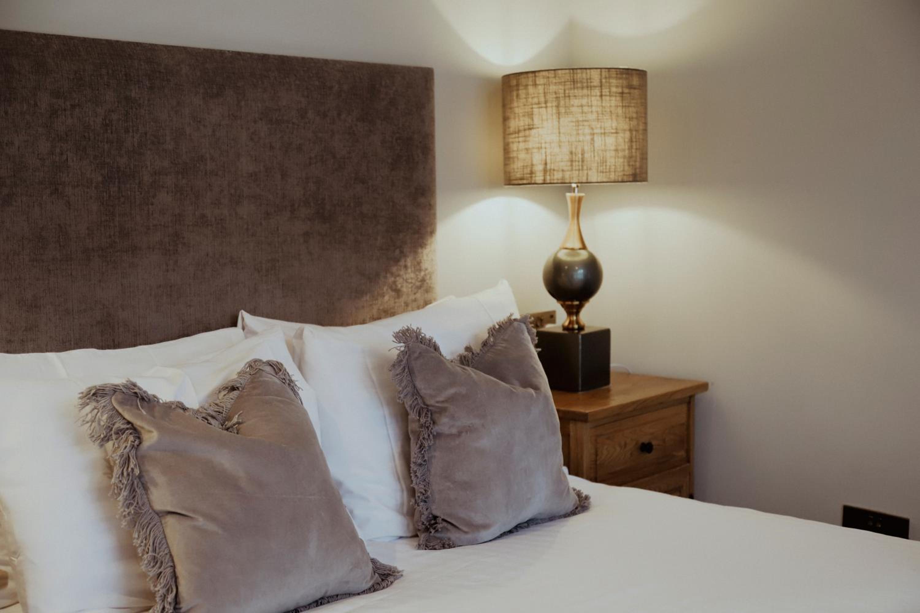 Signature Room with Double Bed - Non-Smoking photo 3