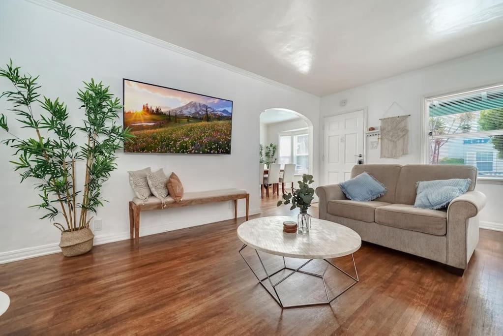 One-Bedroom House photo 1