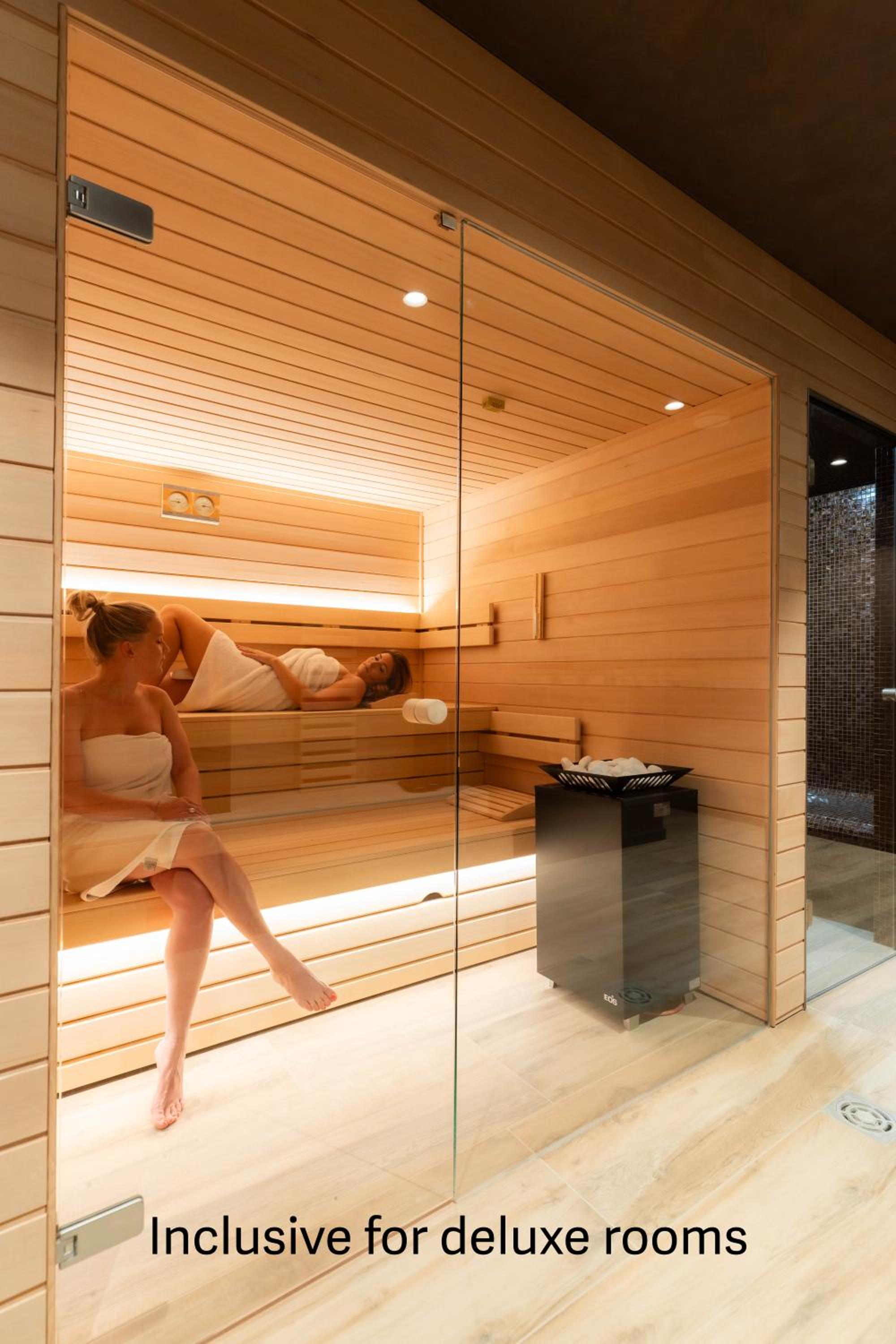 Deluxe Double Room with Spa Access - Photo 2