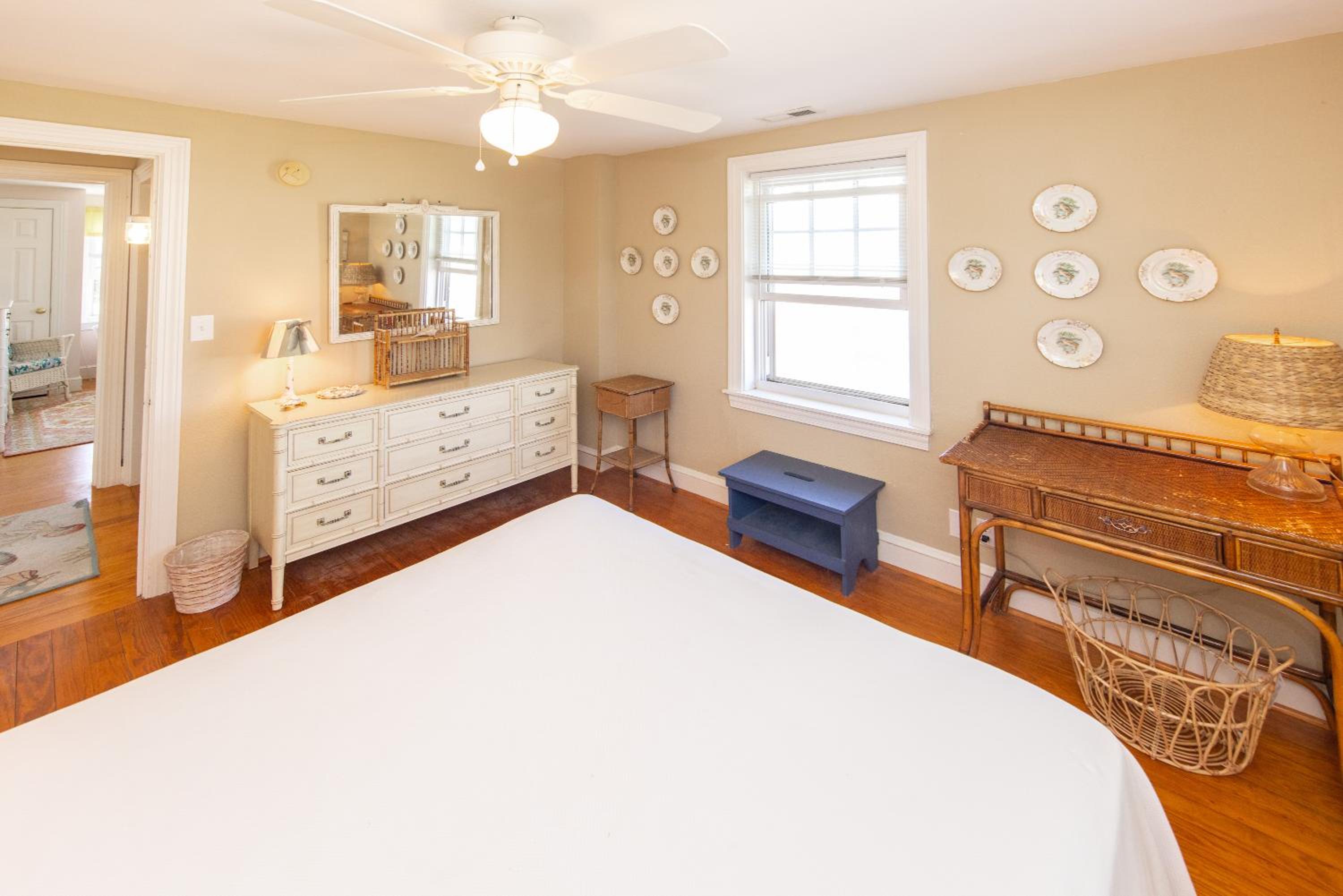Three-Bedroom House photo 3