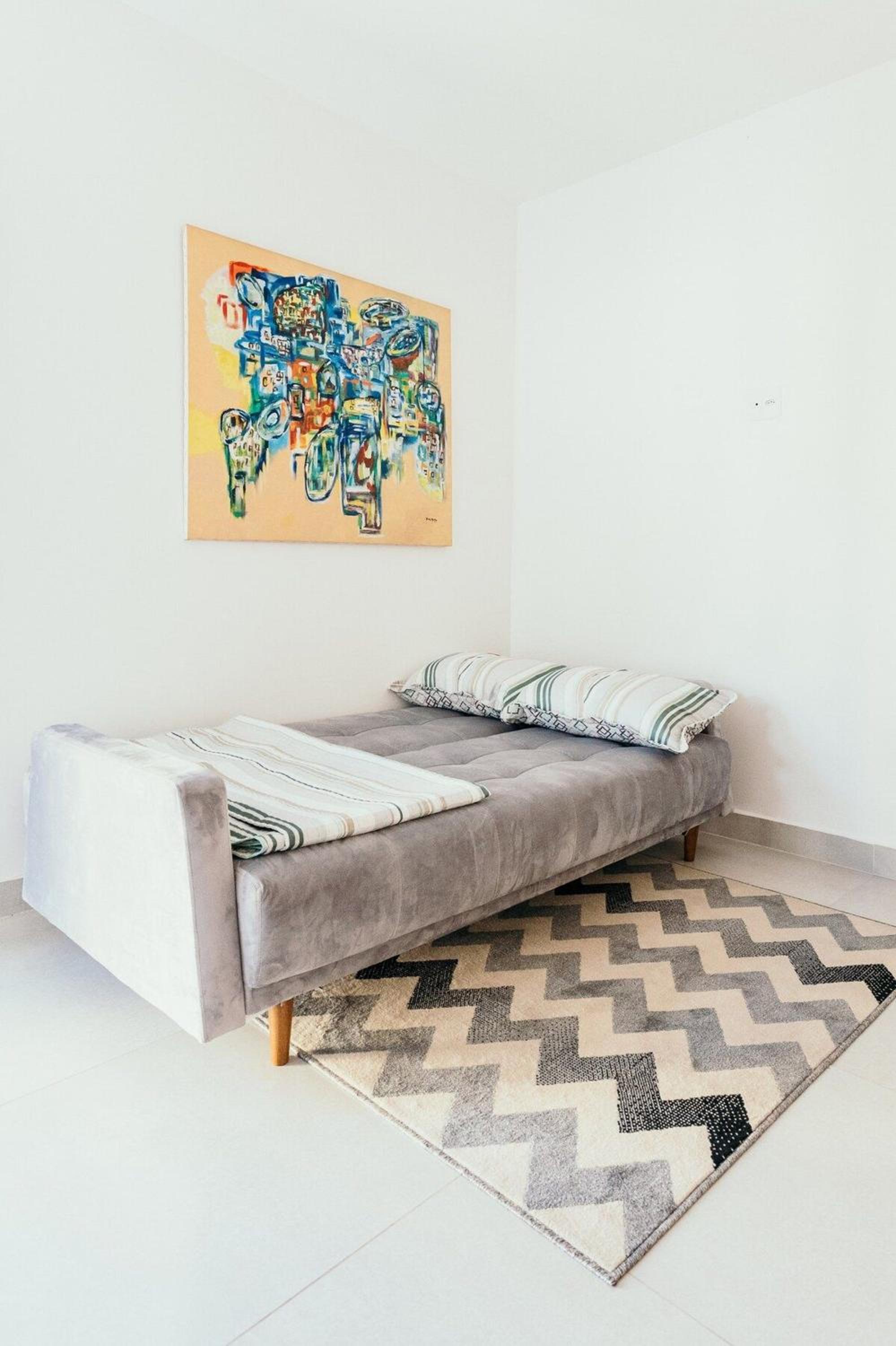 One-Bedroom Apartment photo 2