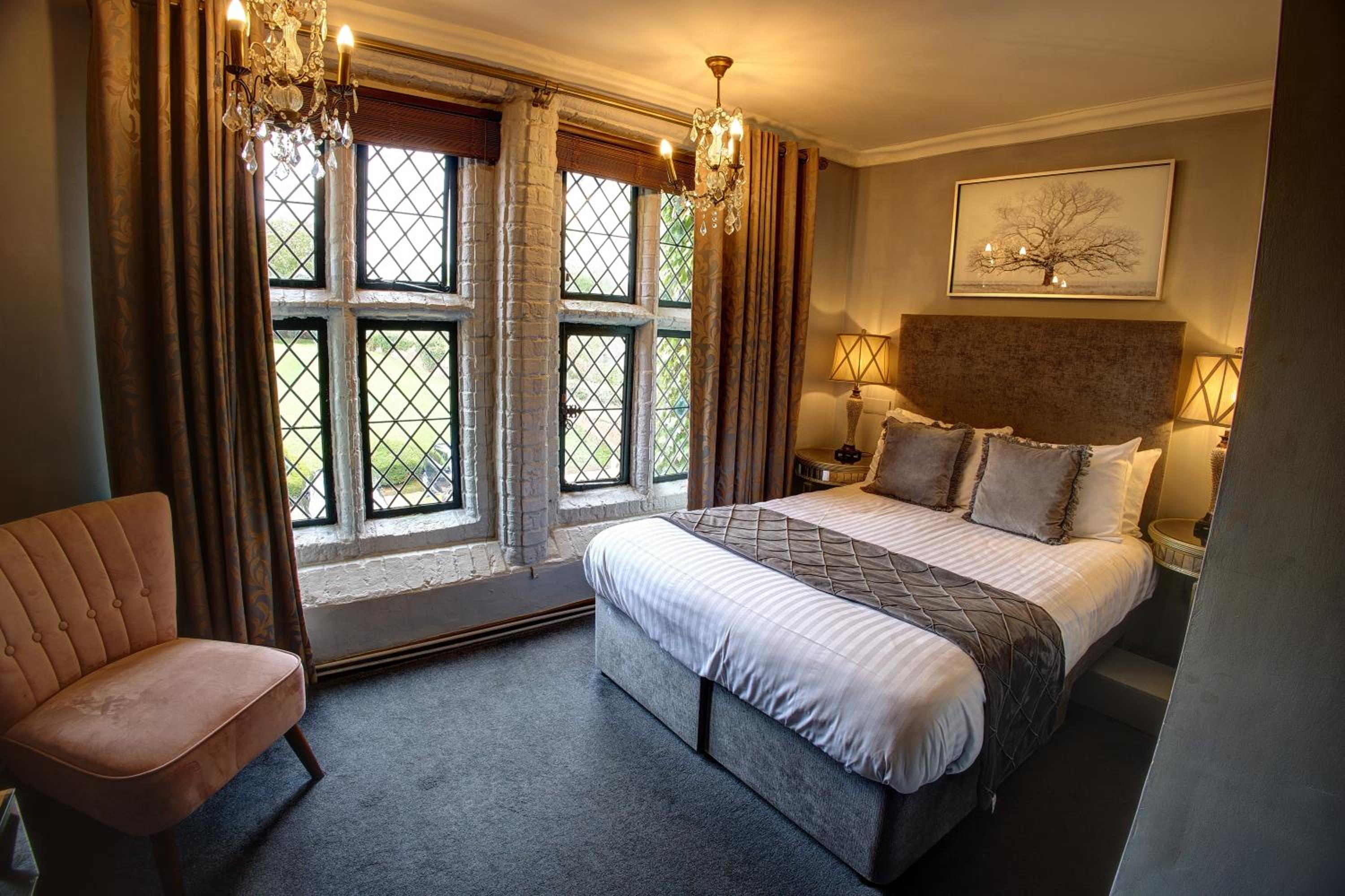 Signature Room with Double Bed - Non-Smoking photo 2