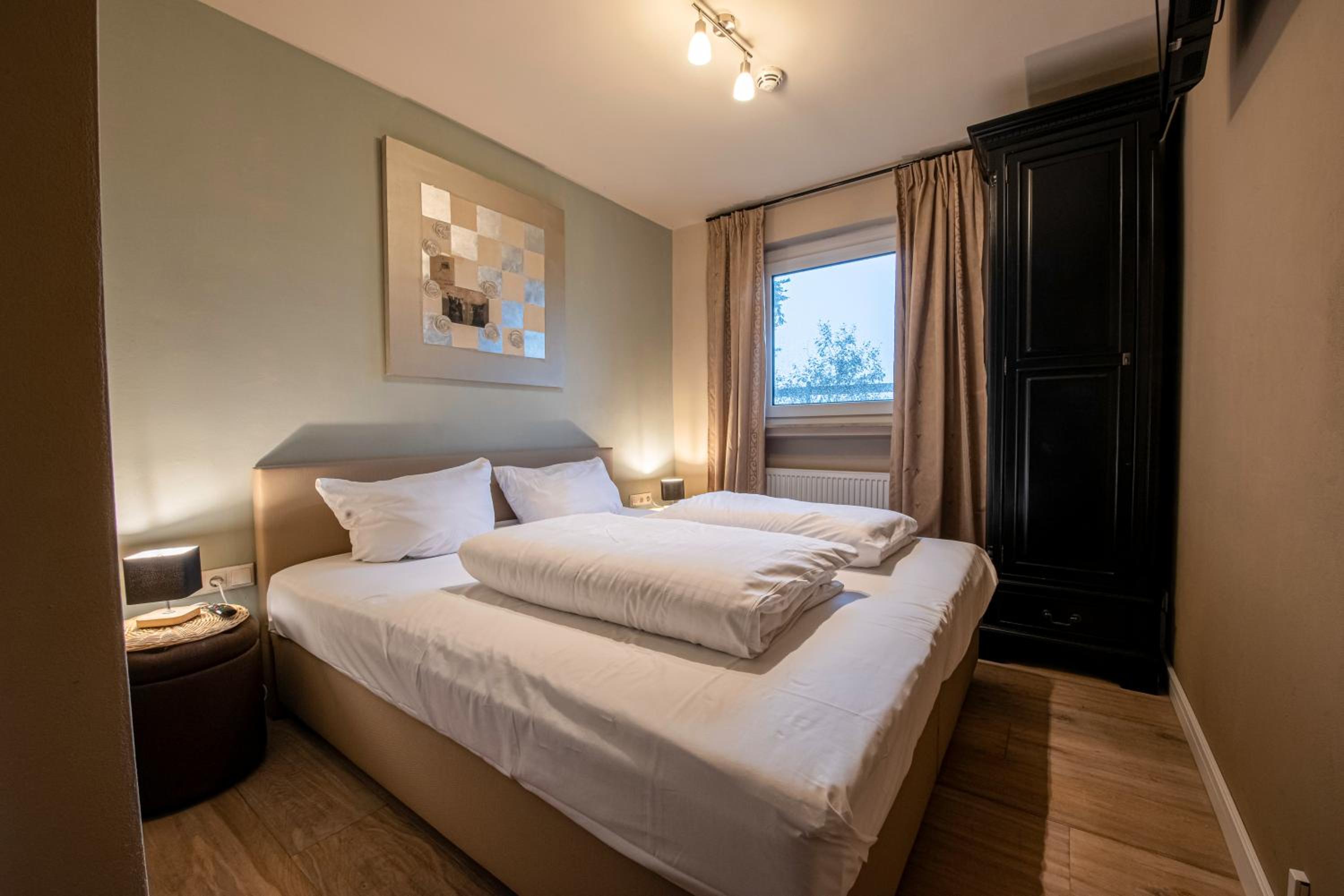 Small Double Room (no dogs allowed)