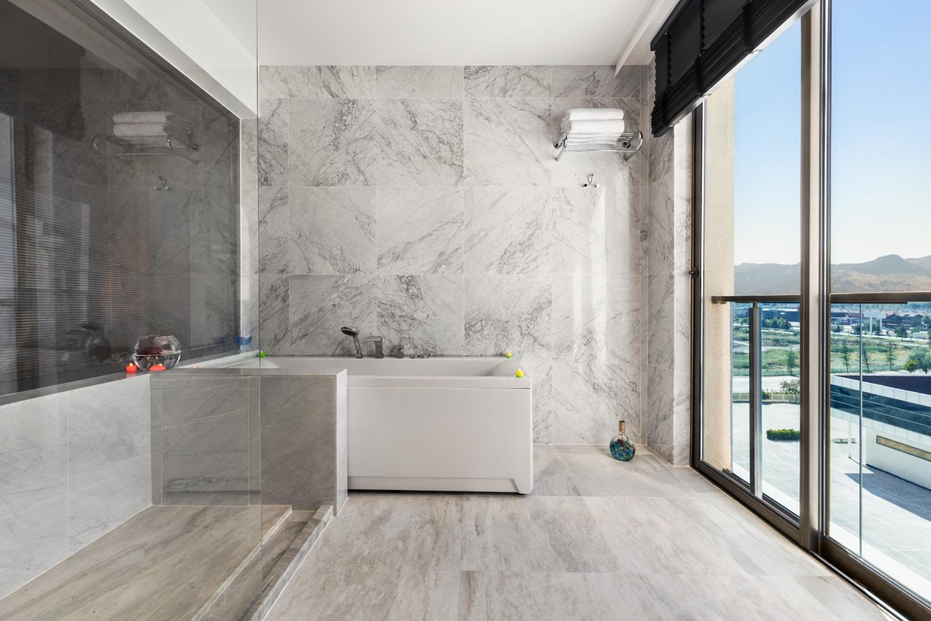 Executive Suite Jetted Tub - Photo 5
