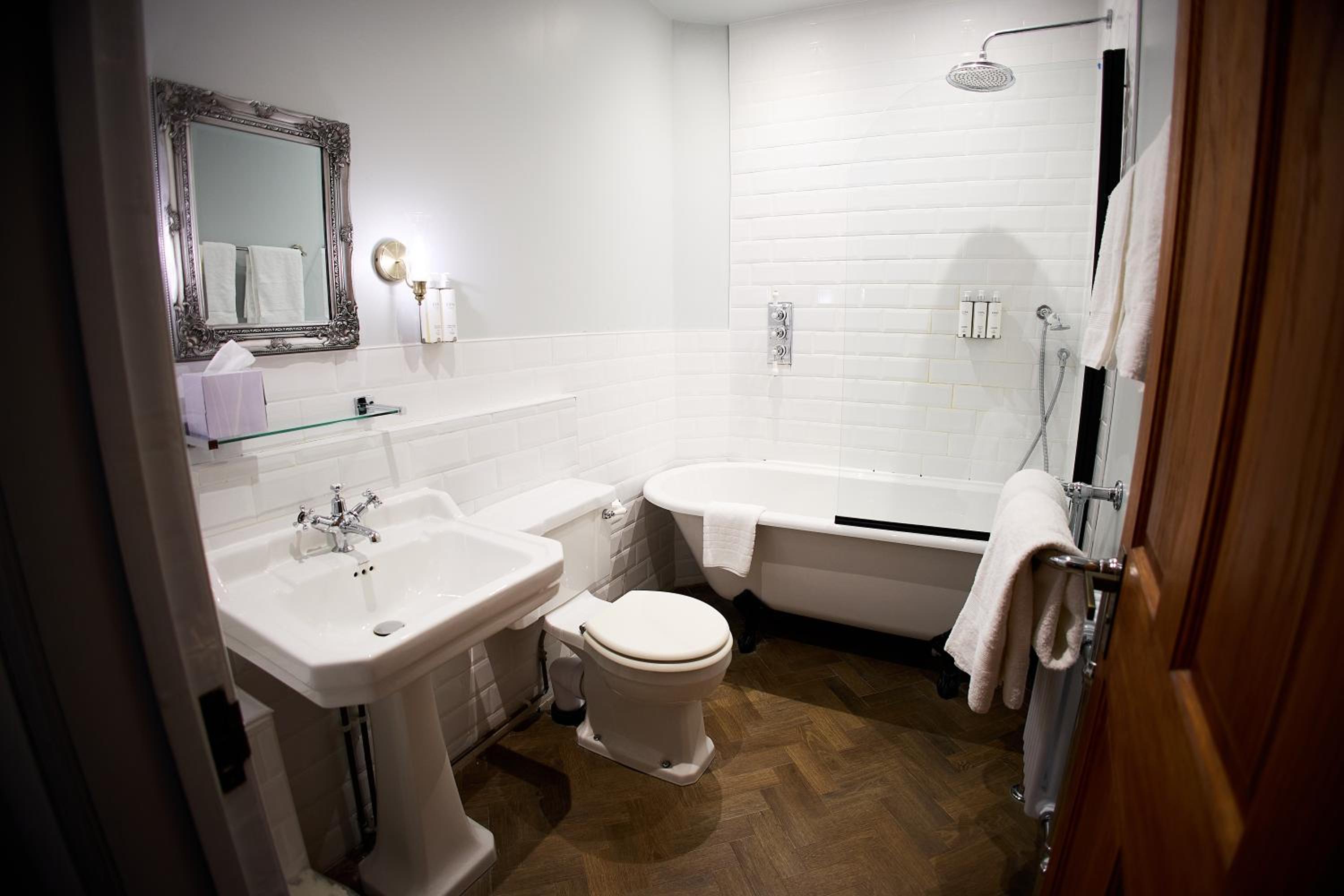 Superior Double Room with Double Bed - Non-Smoking - Photo 5