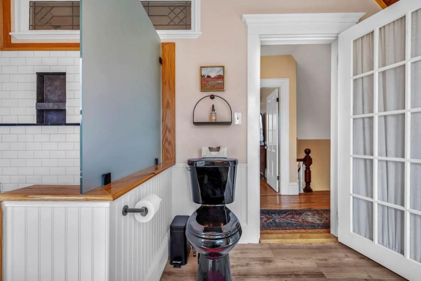Five-Bedroom House photo 2