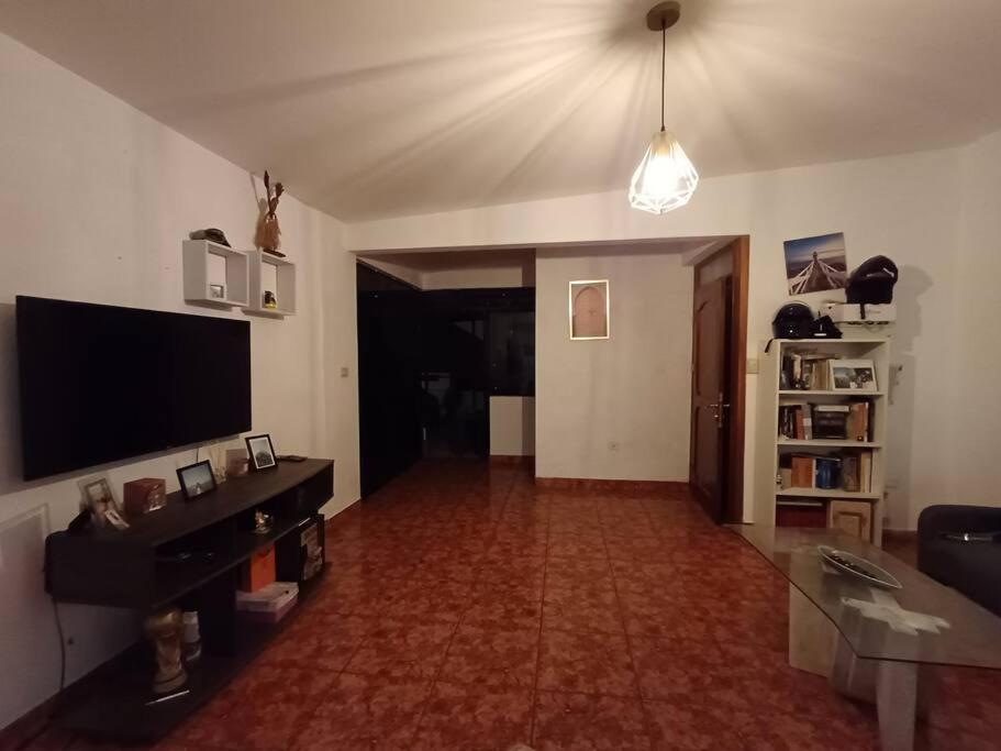 Three-Bedroom Apartment photo 1
