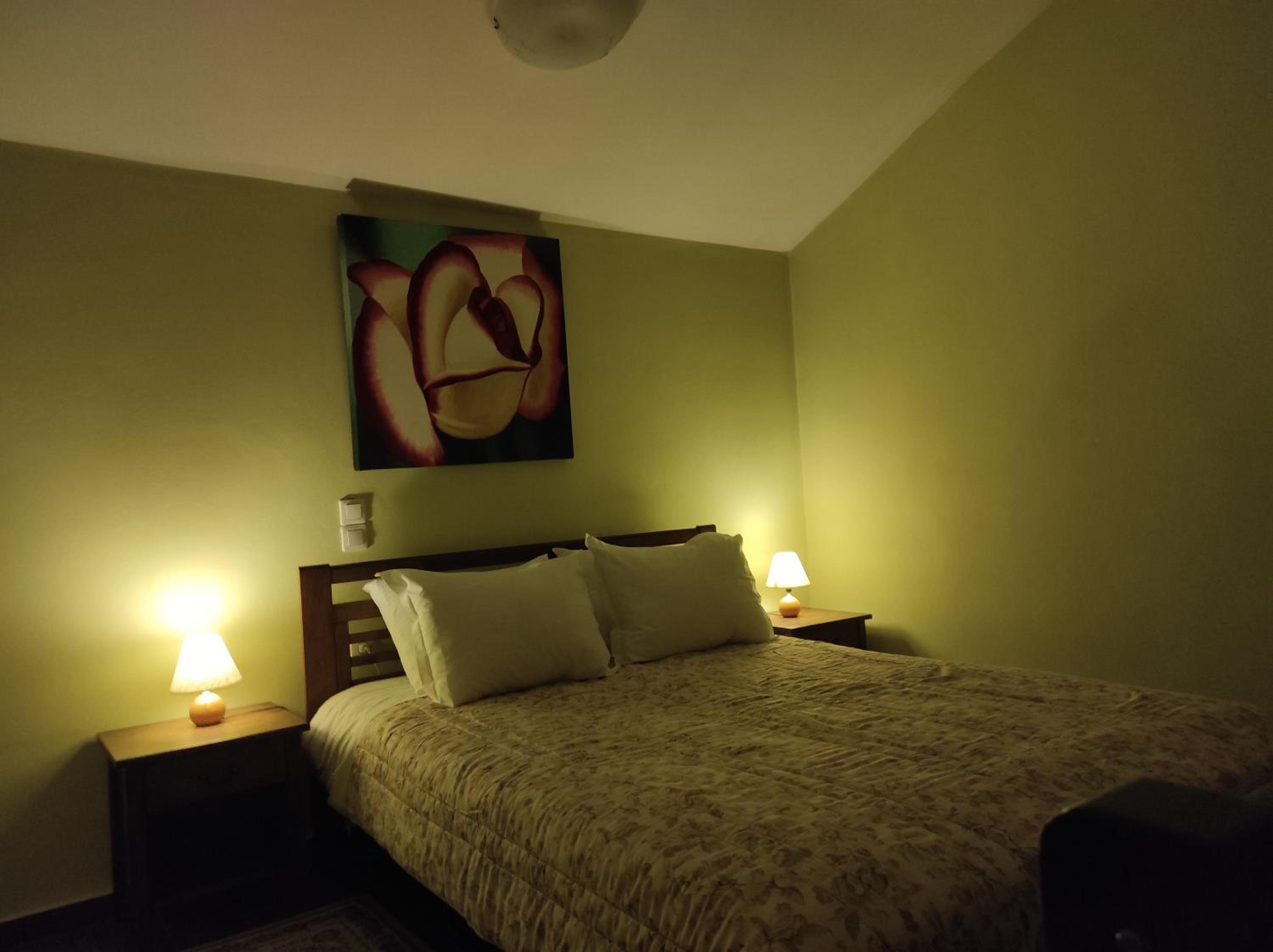 Suite With Fireplace-Split Level photo 3