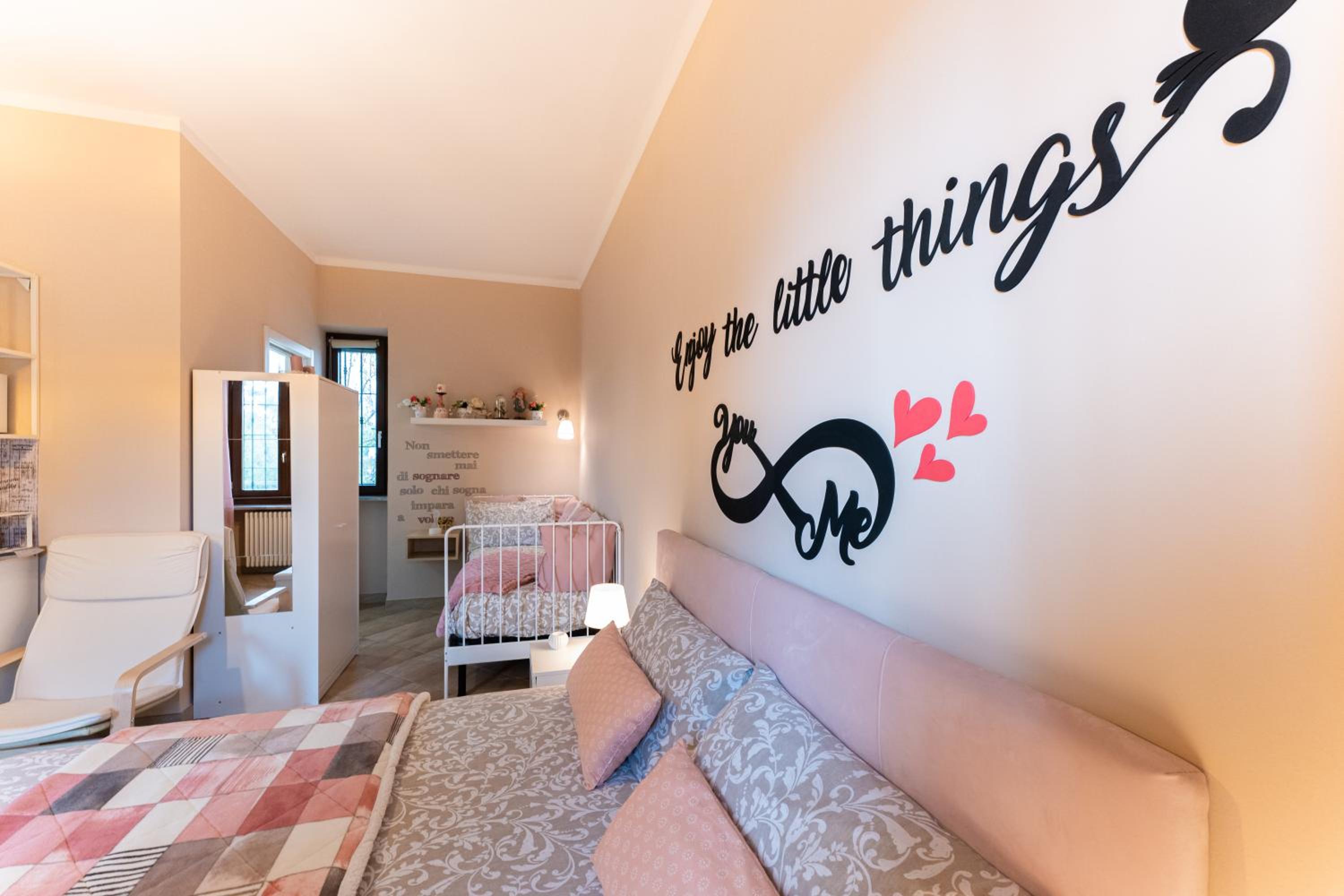 Large Double Room photo 3