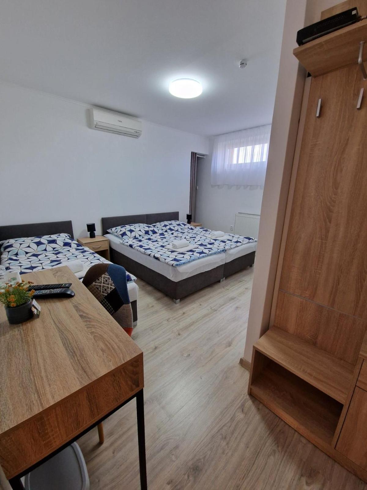 Triple Room with Bathroom photo 2