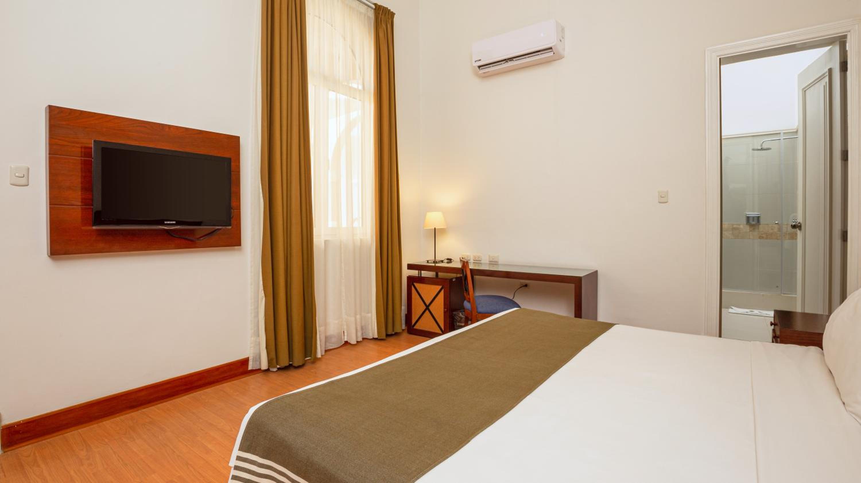 Standard Queen Room - Photo 3