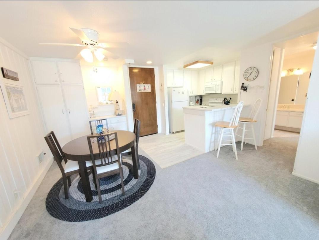One-Bedroom Apartment photo 3