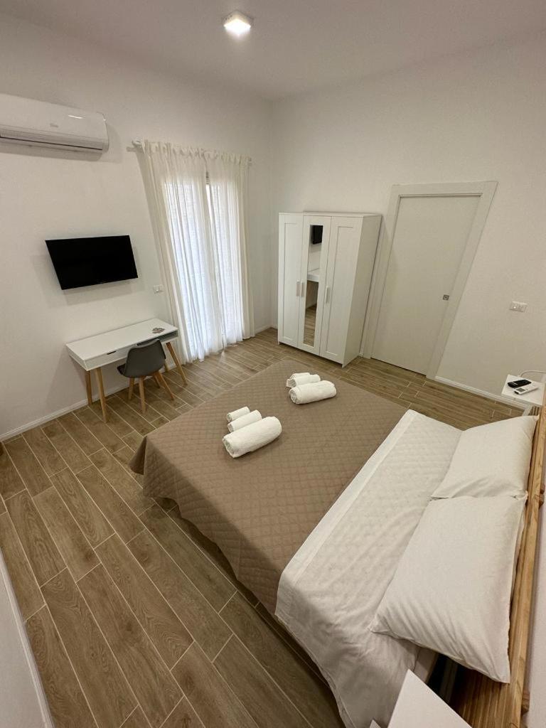 One-Bedroom Apartment with Balcony photo 1