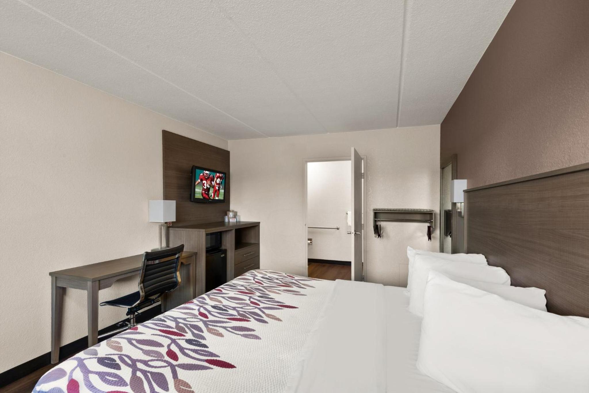  Standard King Room Disability Access Smoke Free - Photo 1