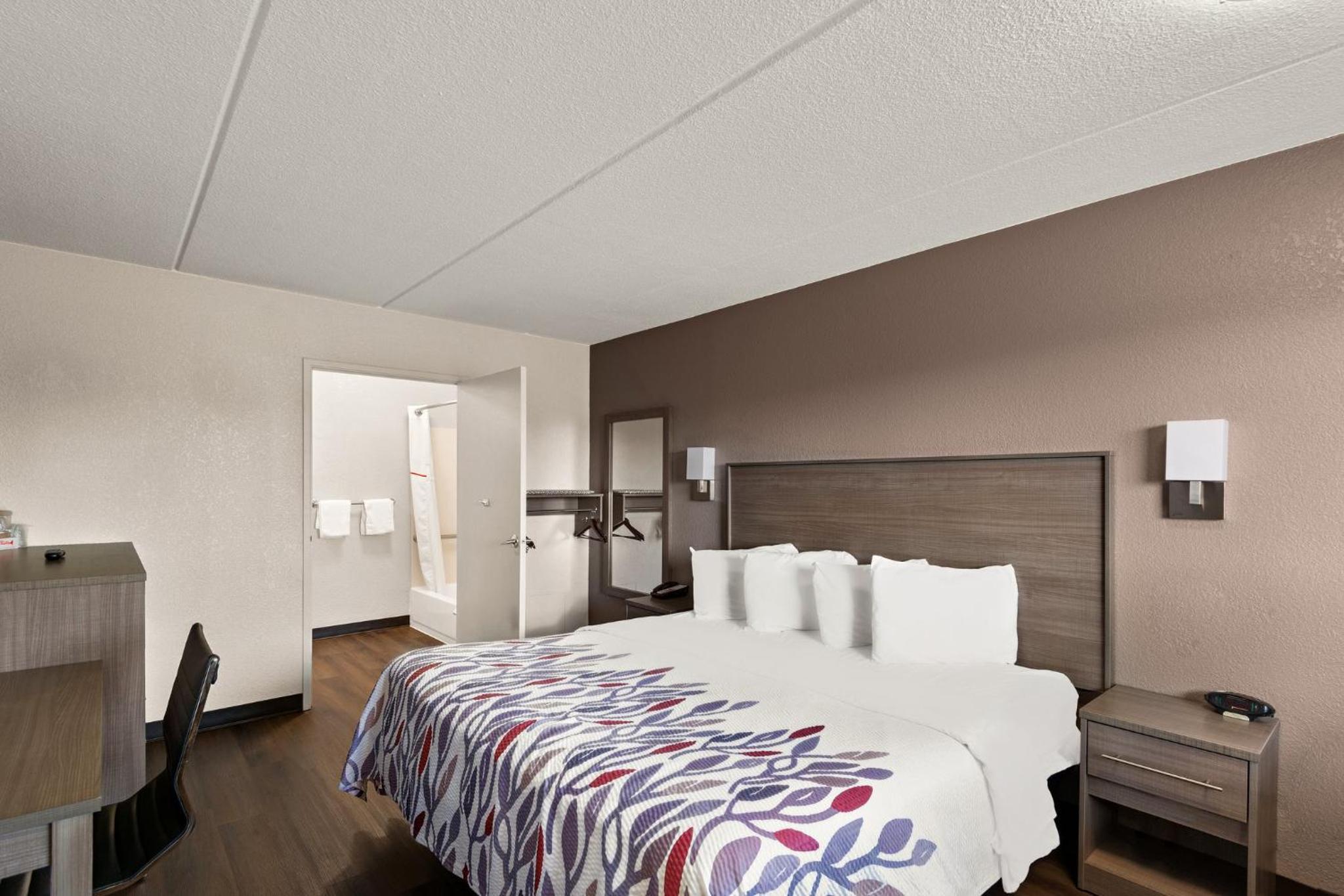 Standard King Room Disability Access Smoke Free - Photo 6