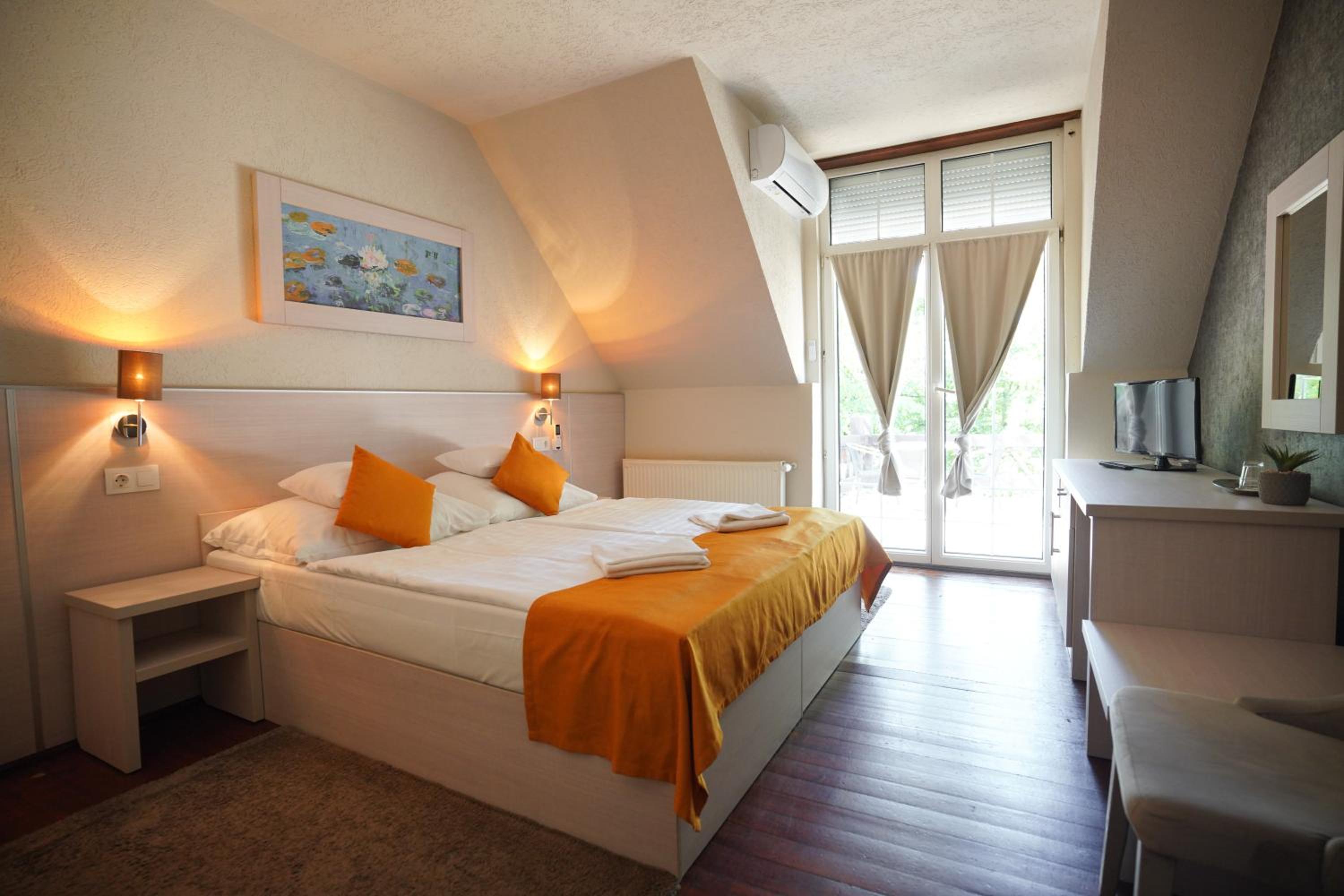 Deluxe Double Room with Balcony