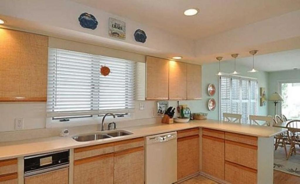 Four-Bedroom House photo 3