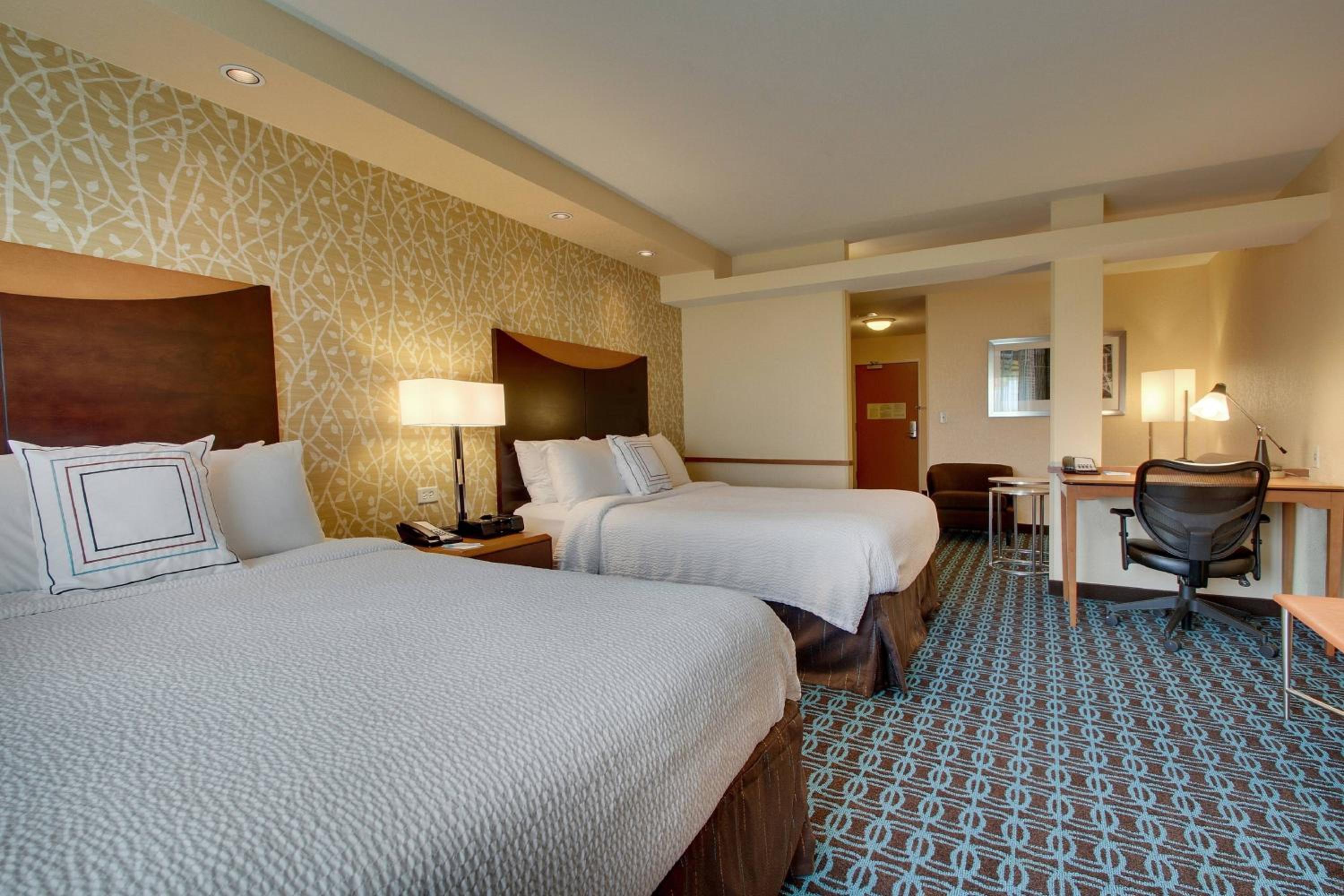 Studio with Two Queen Beds, Bathtub and Sofa Bed - Mobility Access/Hearing Accessible