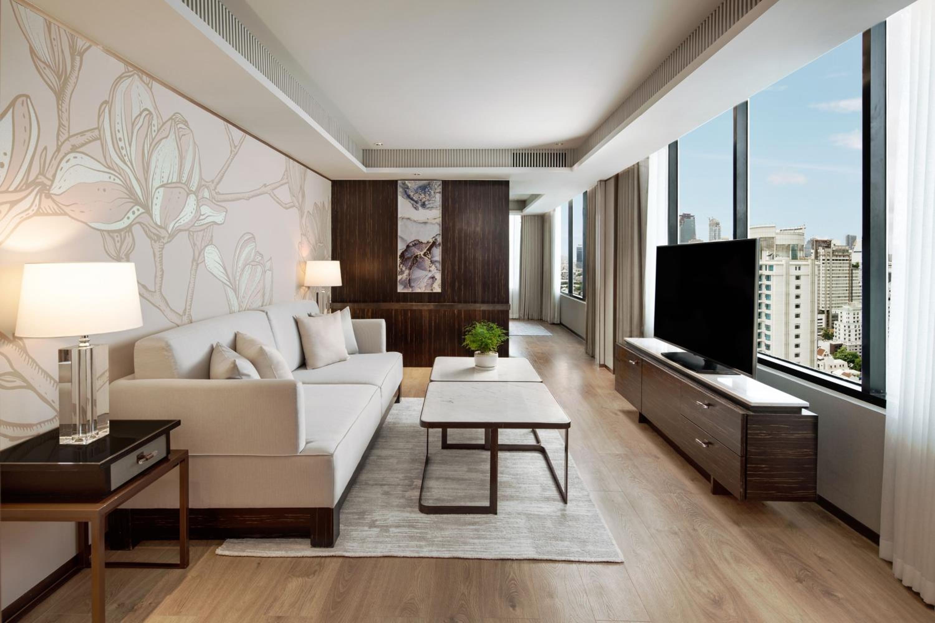 One-Bedroom Executive King Suite thumbnail 5