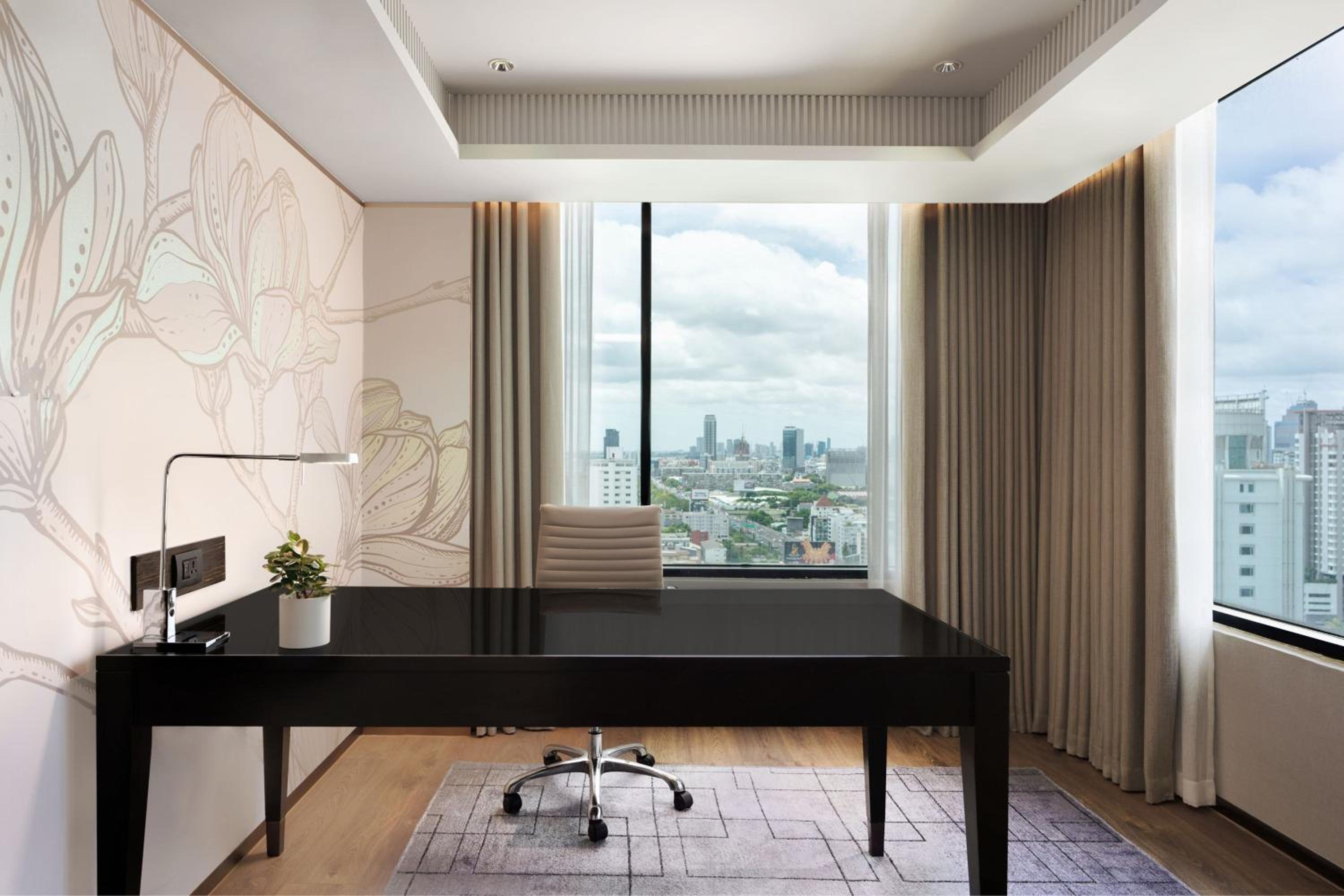 One-Bedroom Executive King Suite - Photo 9