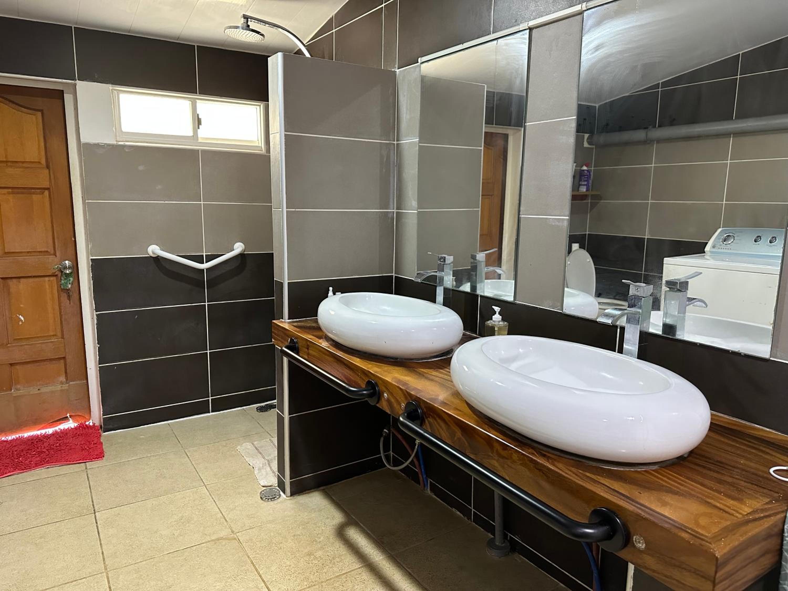 Double Room With Shared Bathroom photo 2