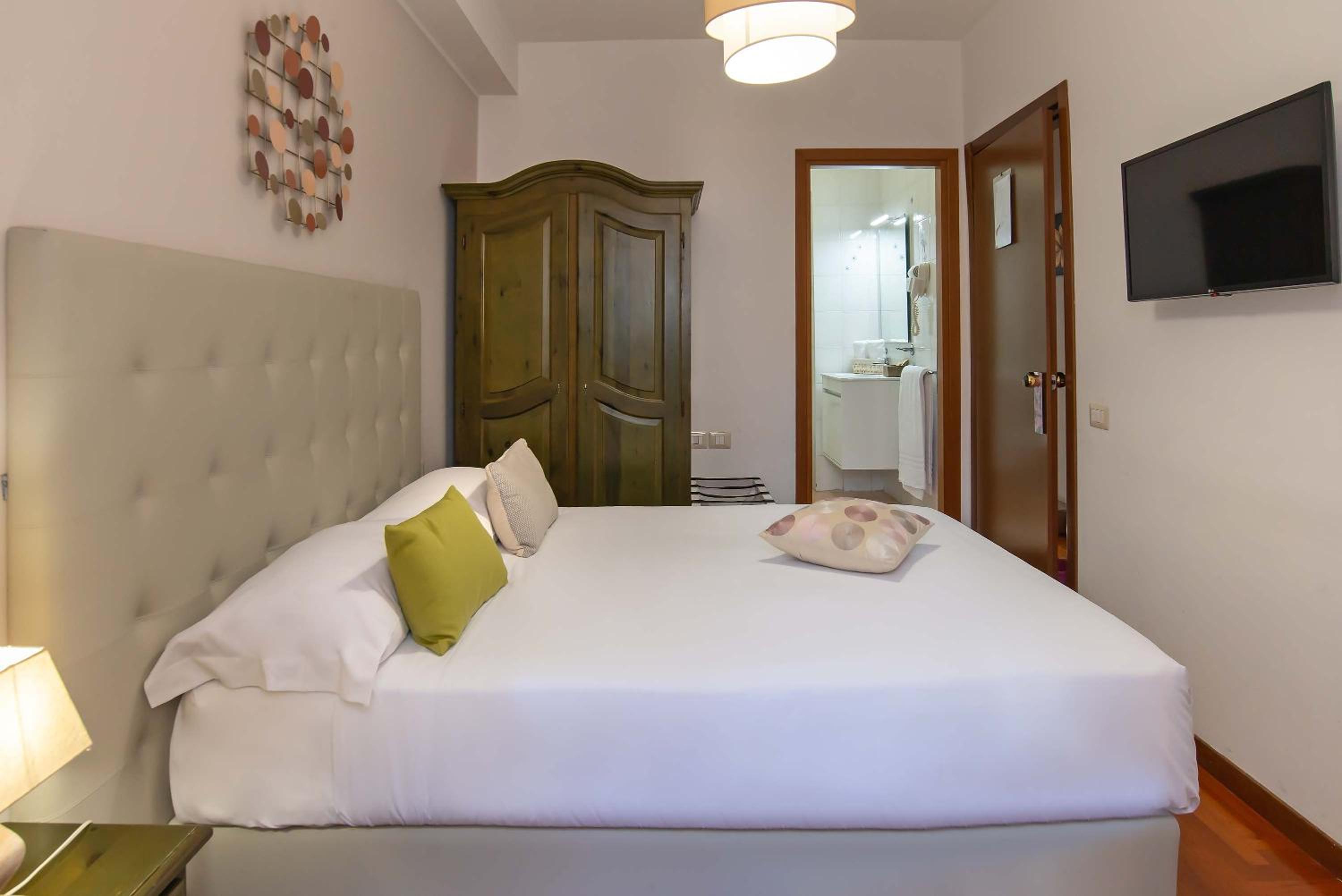 Economy Double Room - Photo 4