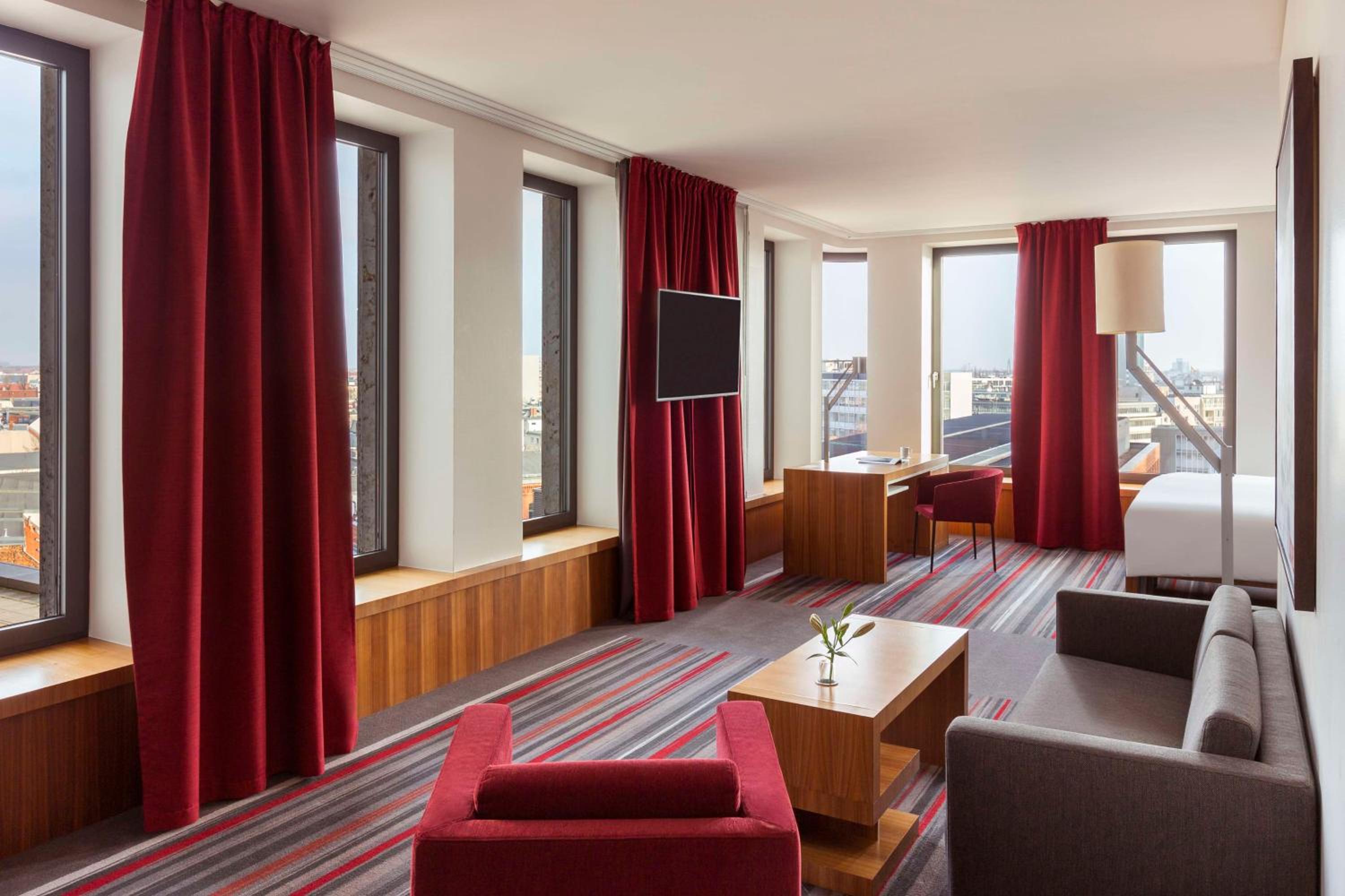 Junior Suite with Kingsize Bed - Photo 2
