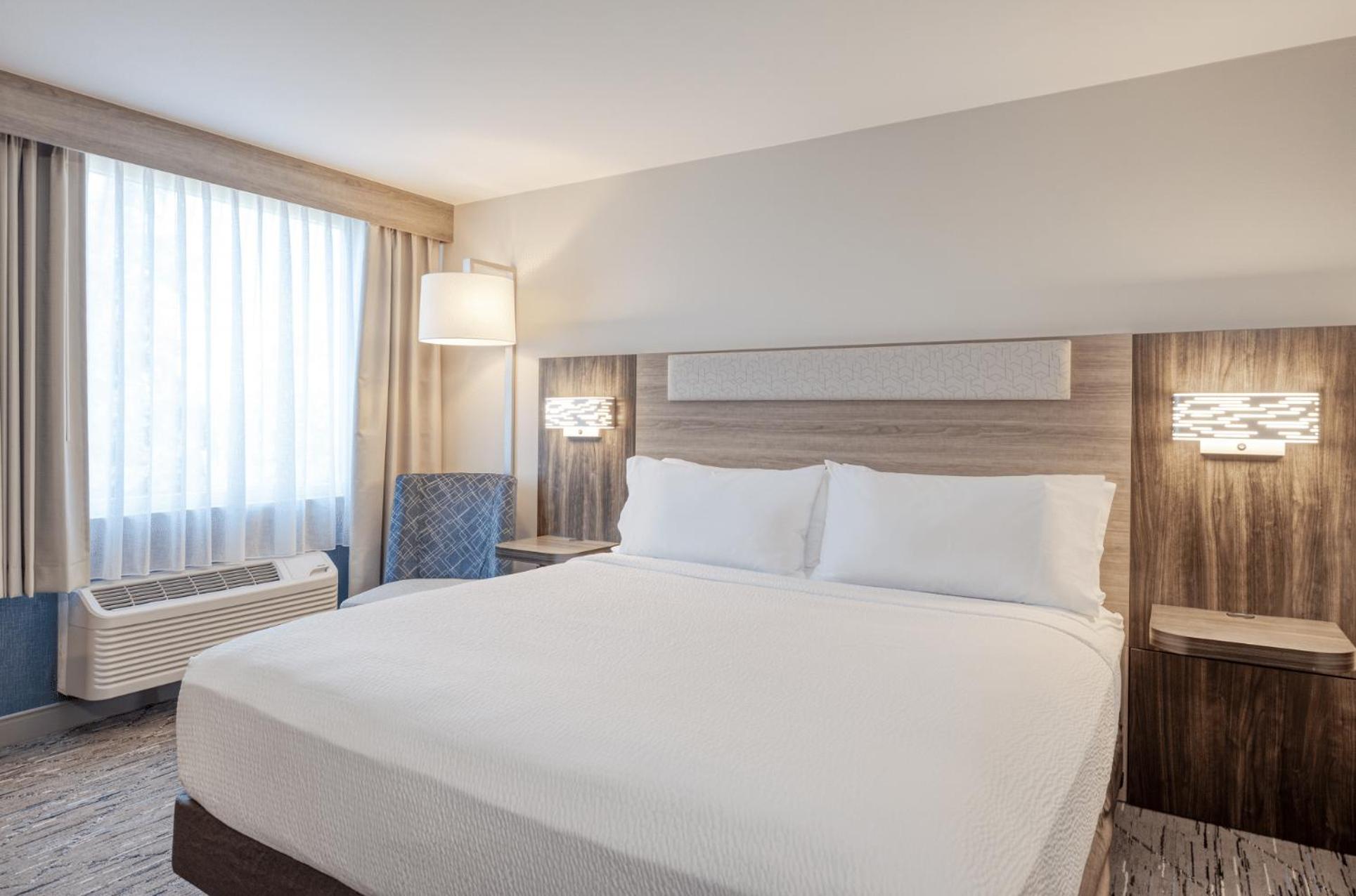 Standard King Room