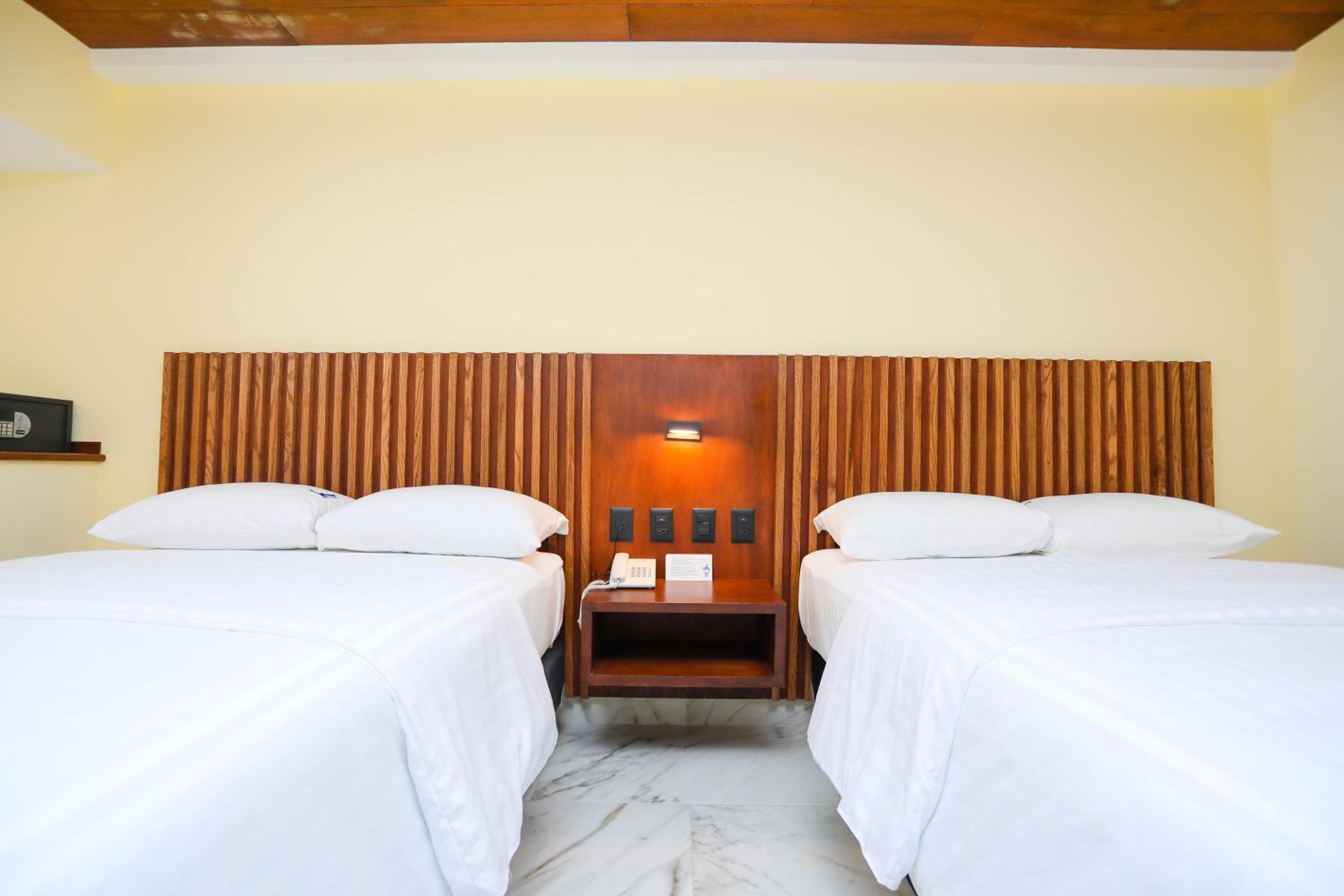 Deluxe Room - Photo 41