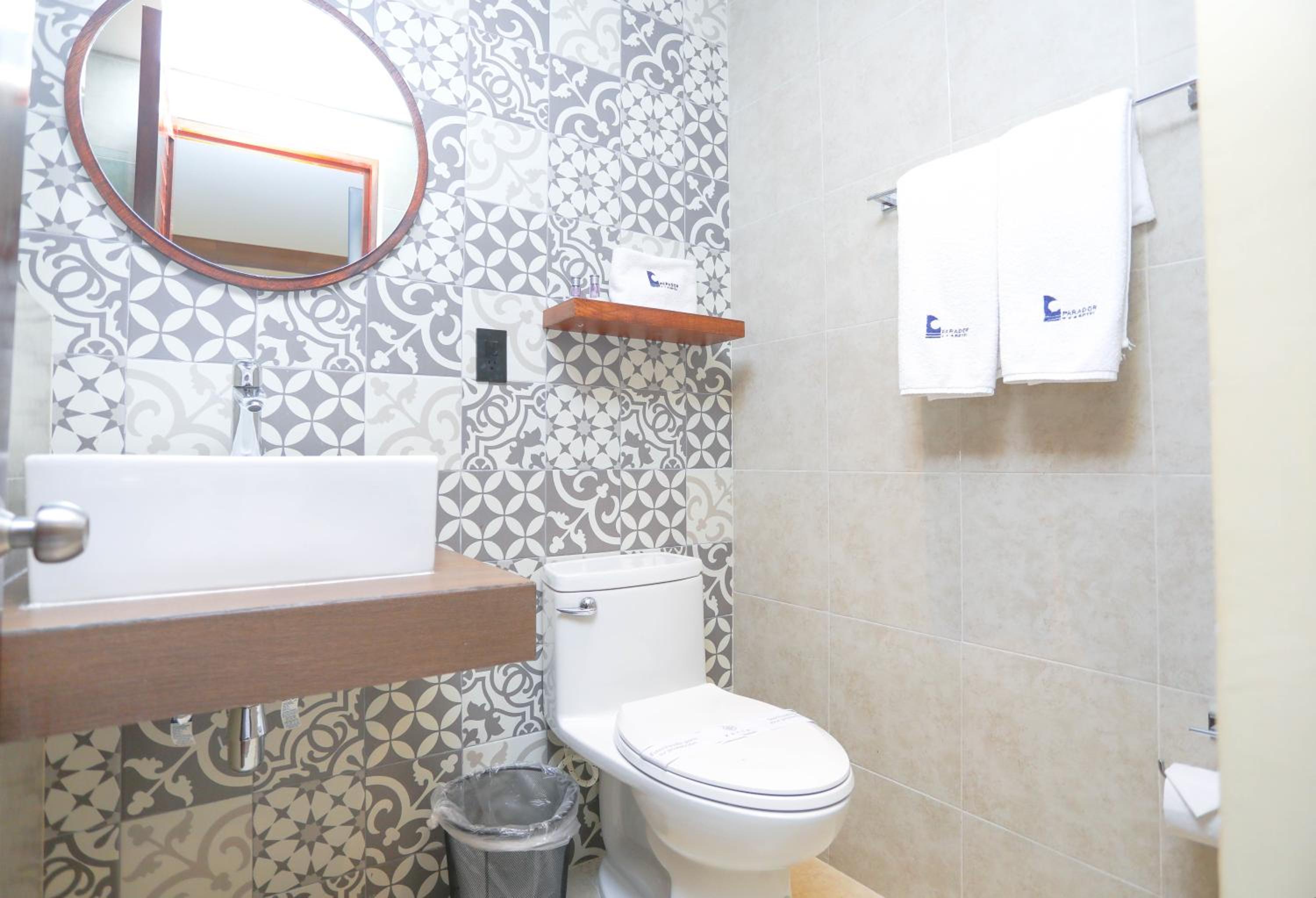 Deluxe Room - Photo 9