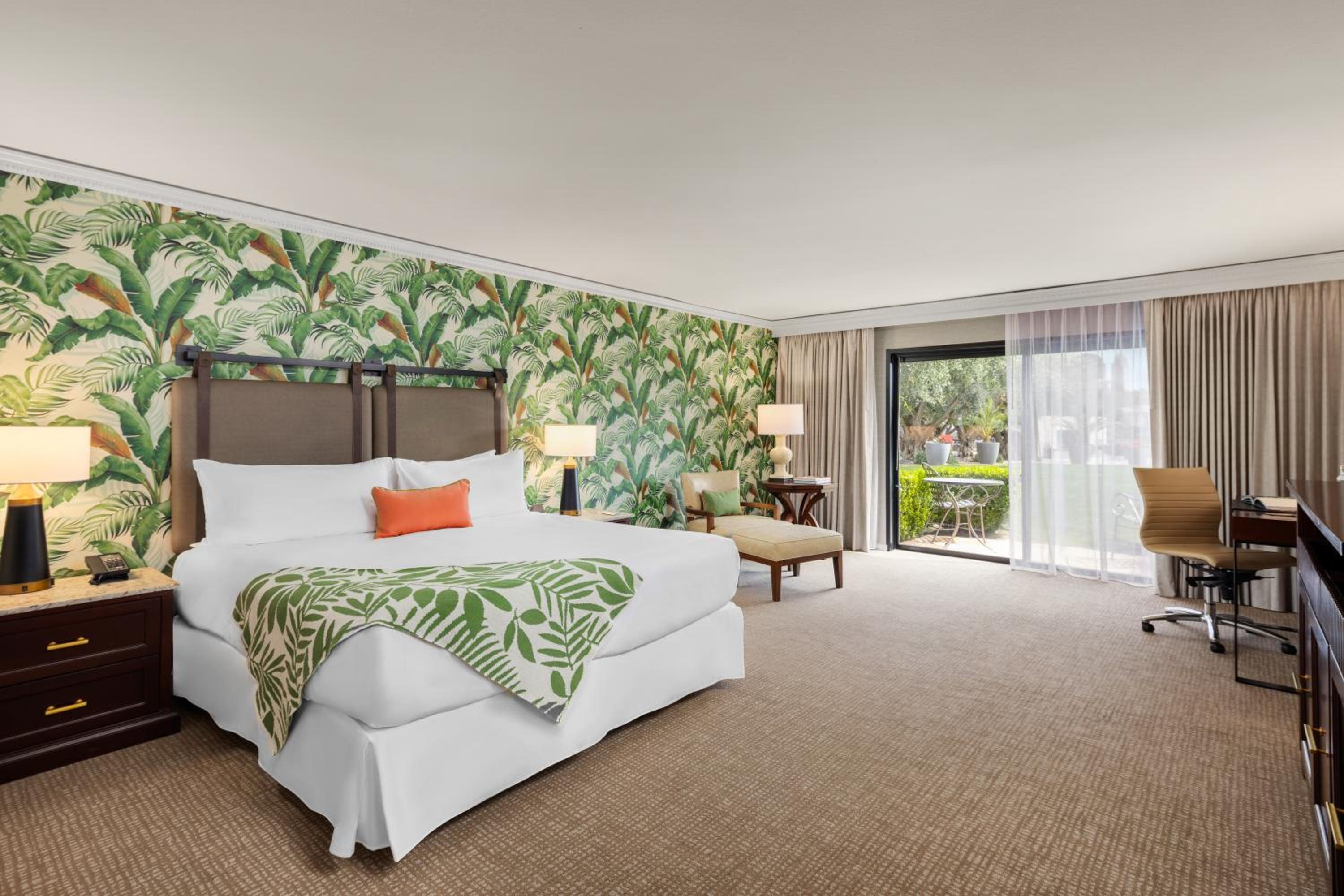 Luxury King Room Accessible