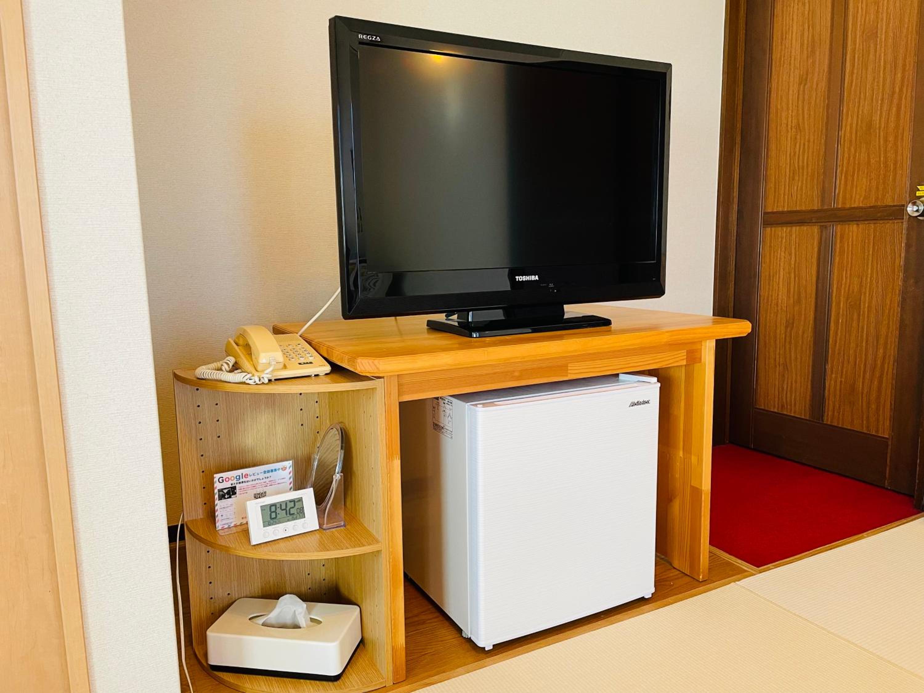 Japanese-Style Quadruple Room with Shared Bathroom photo 3