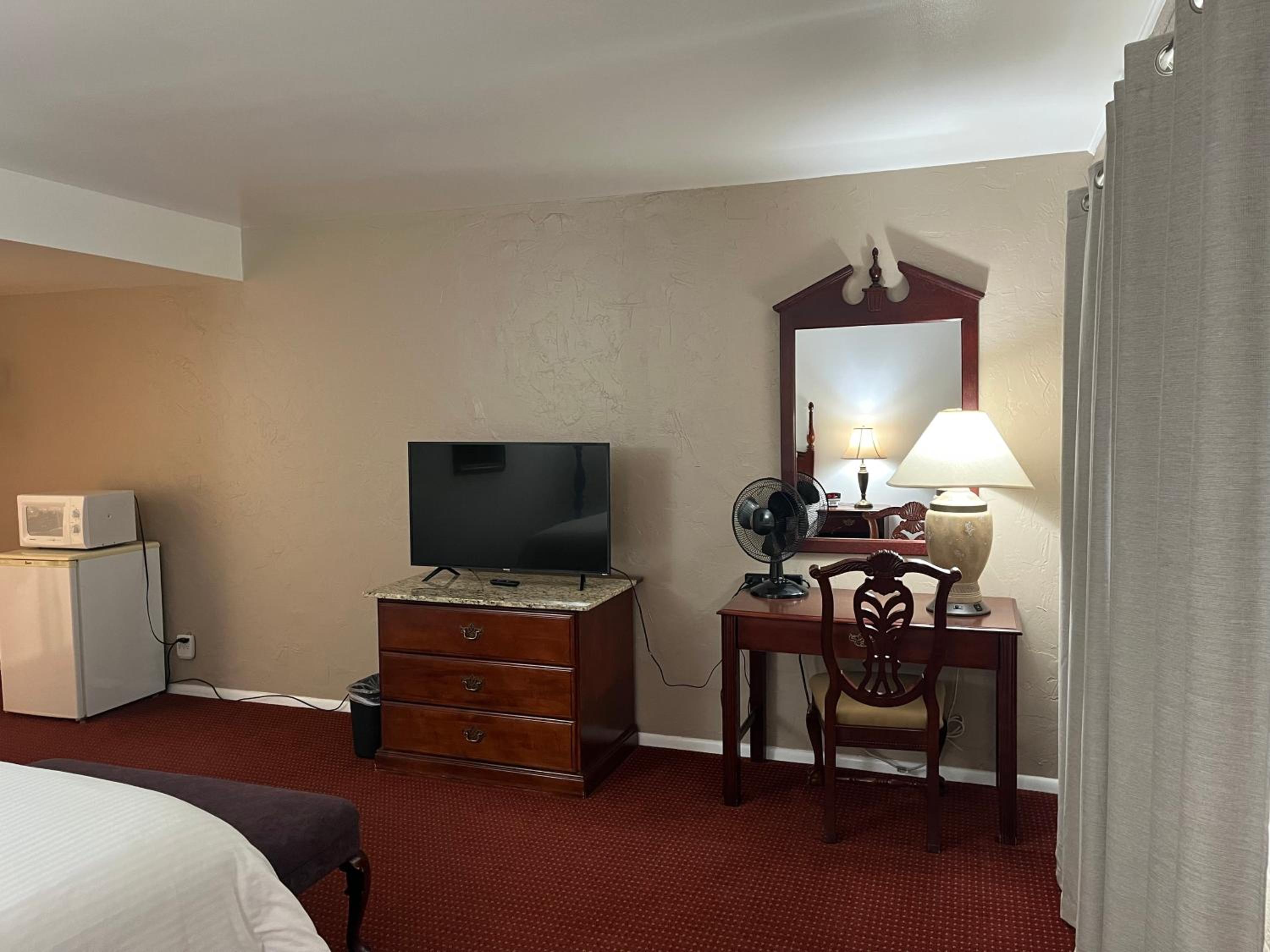 Queen Room - Photo 2