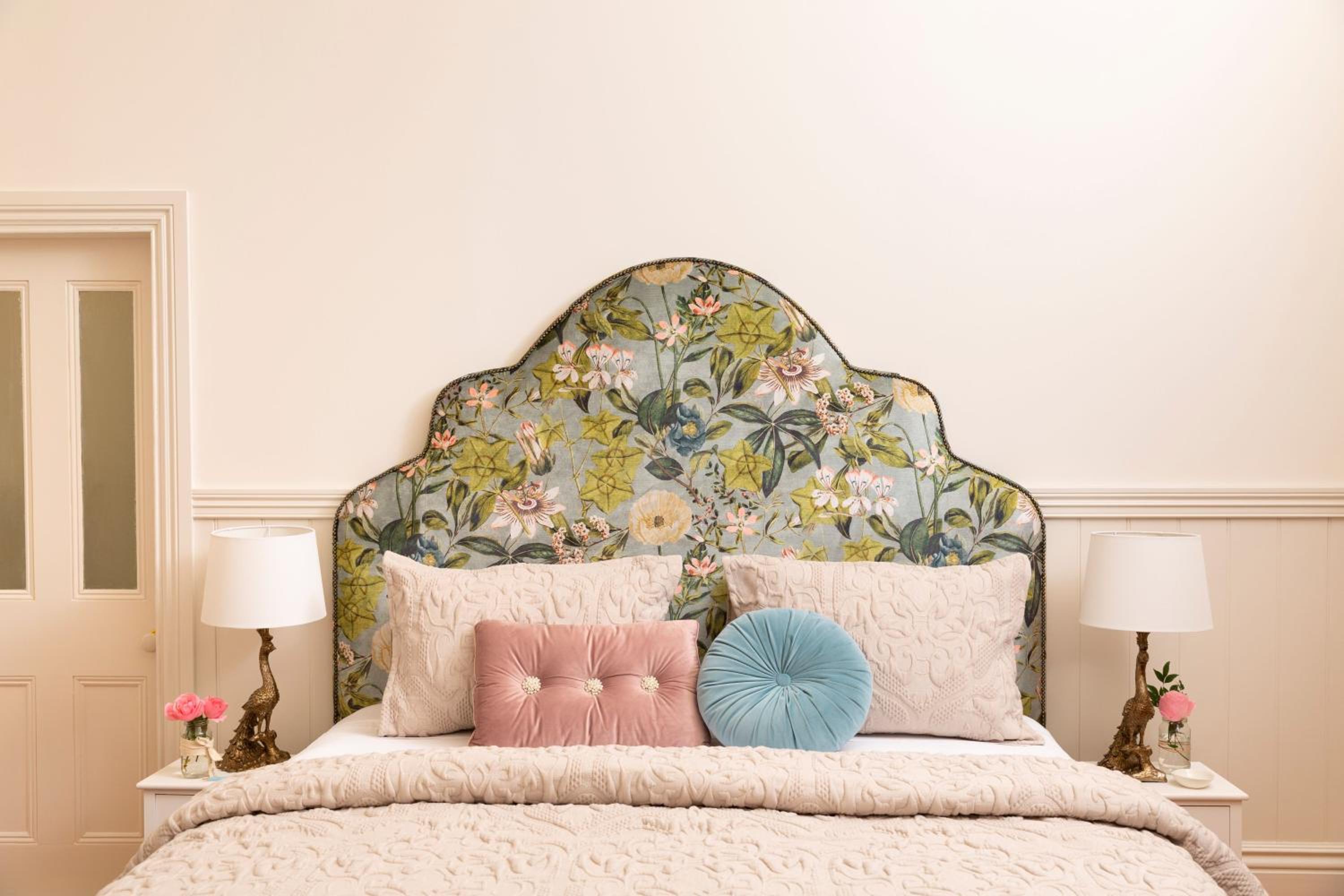 Deluxe King Suite - Non Pet Friendly photo 3