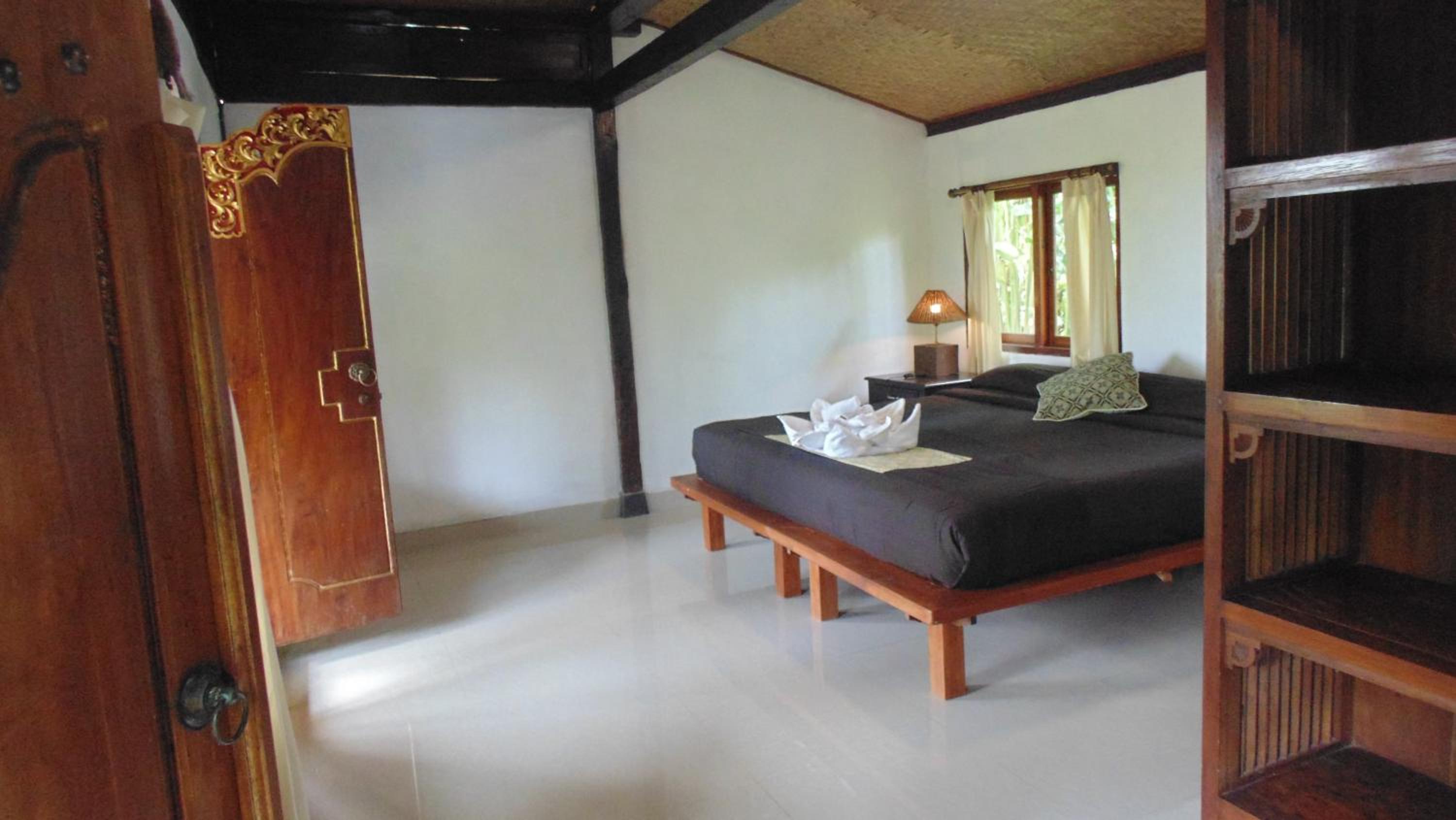 Bungalow with Garden View - Photo 10