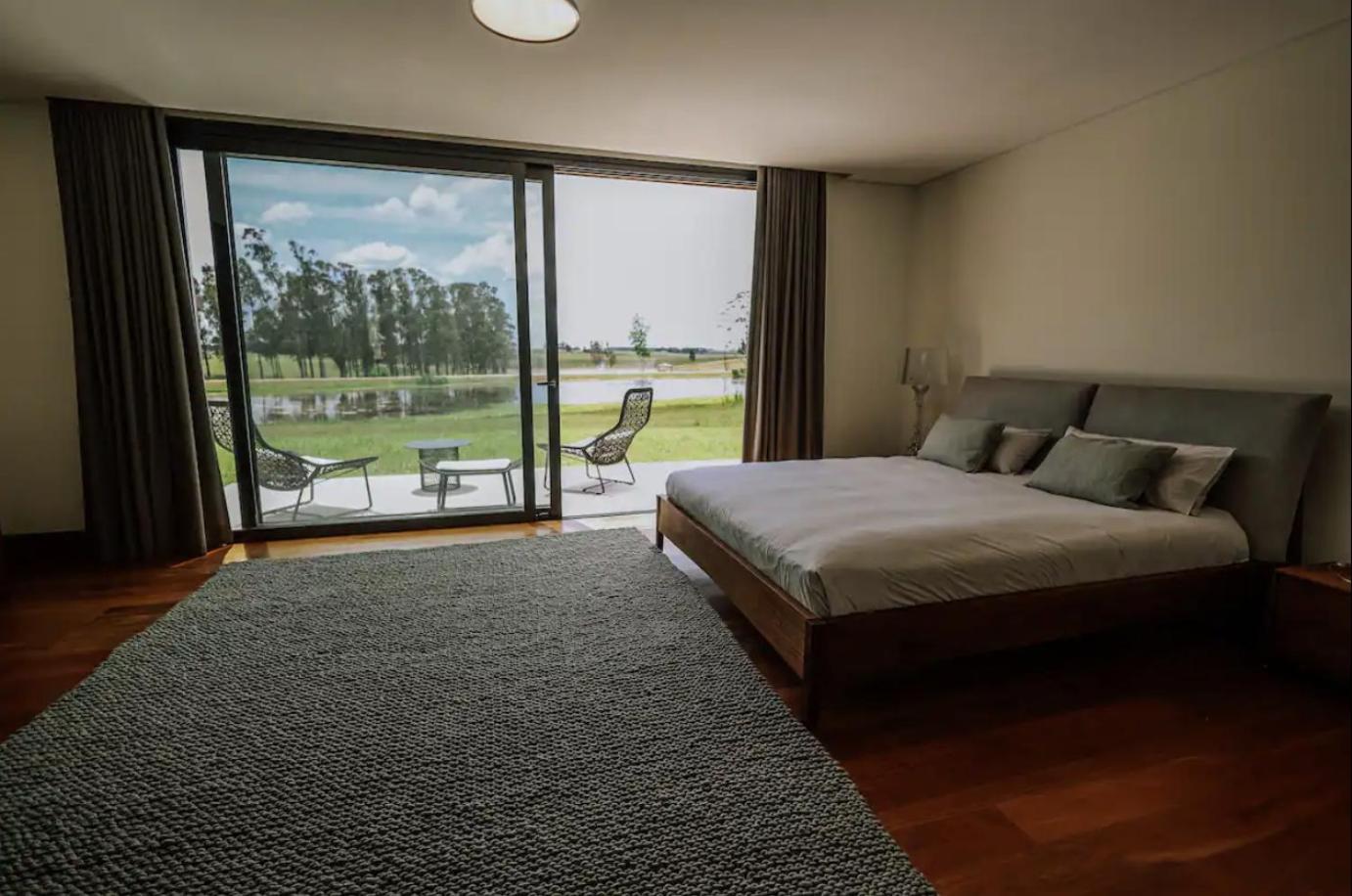 Three-Bedroom Villa photo 3