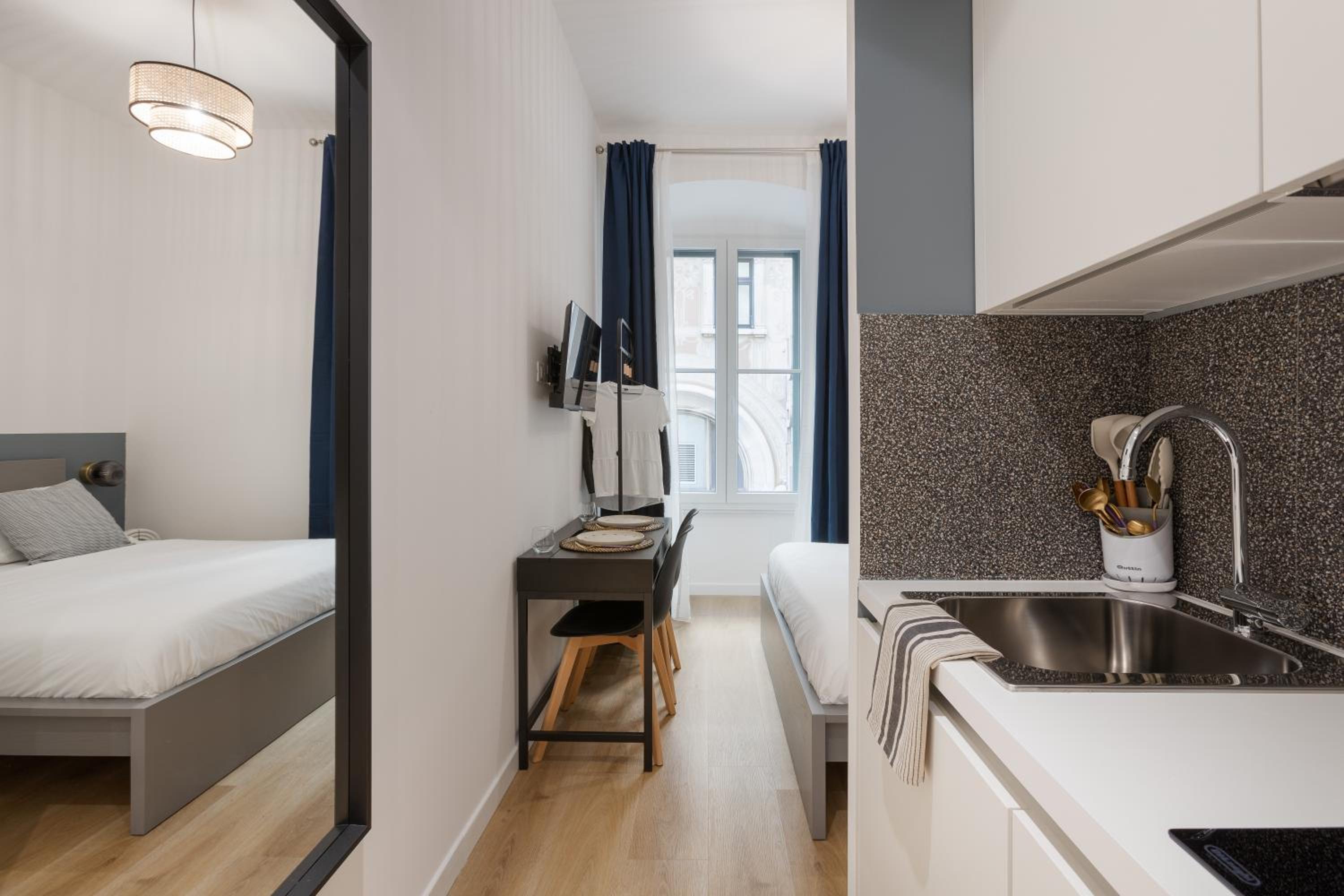 Studio Apartment