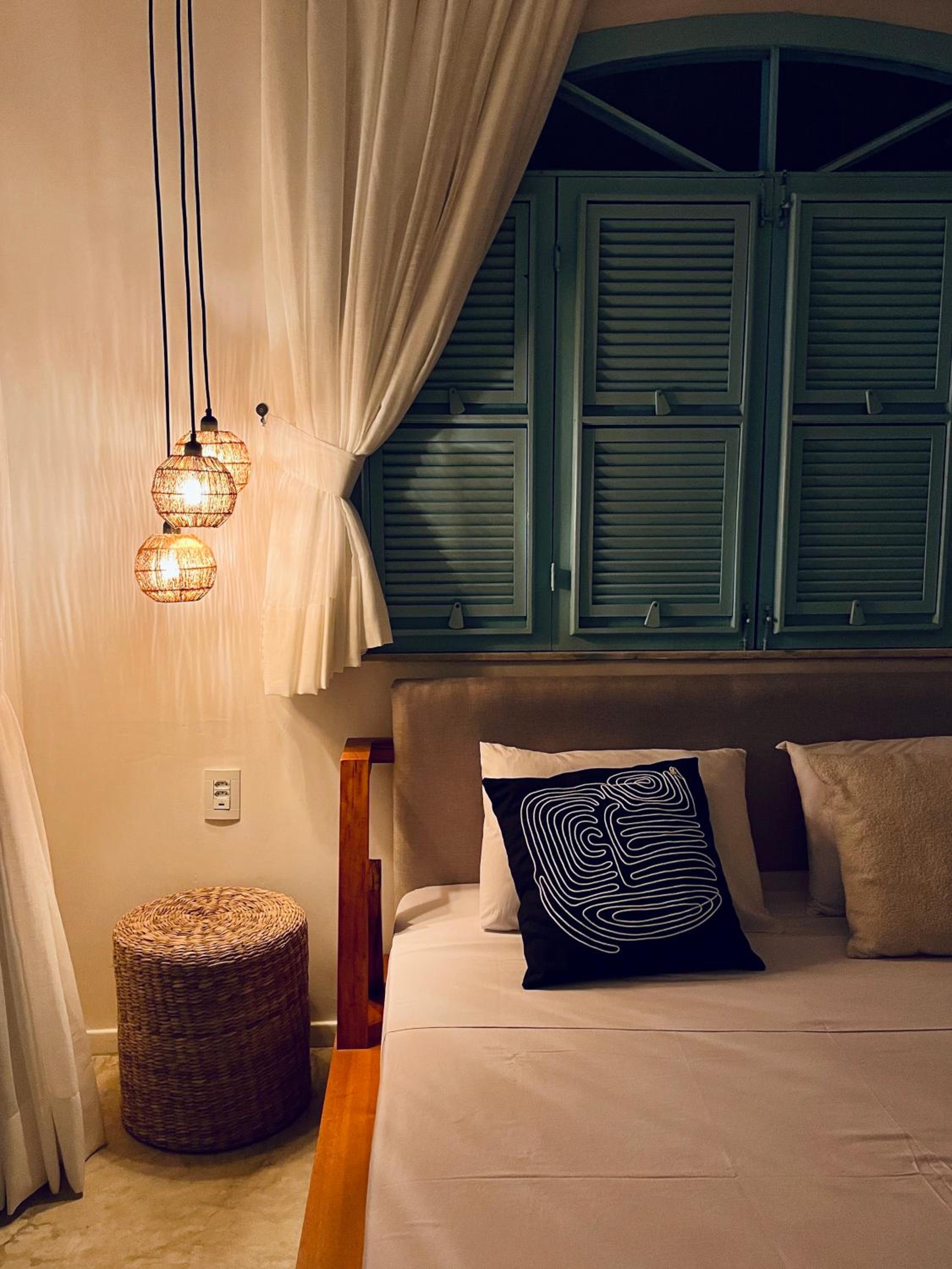 Queen Room with Pool View photo 3