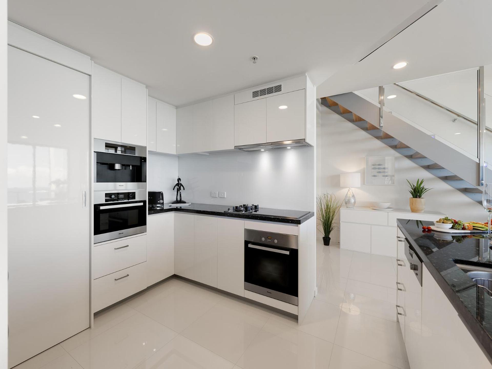 3 Bedroom Penthouse with Ocean Views photo 2