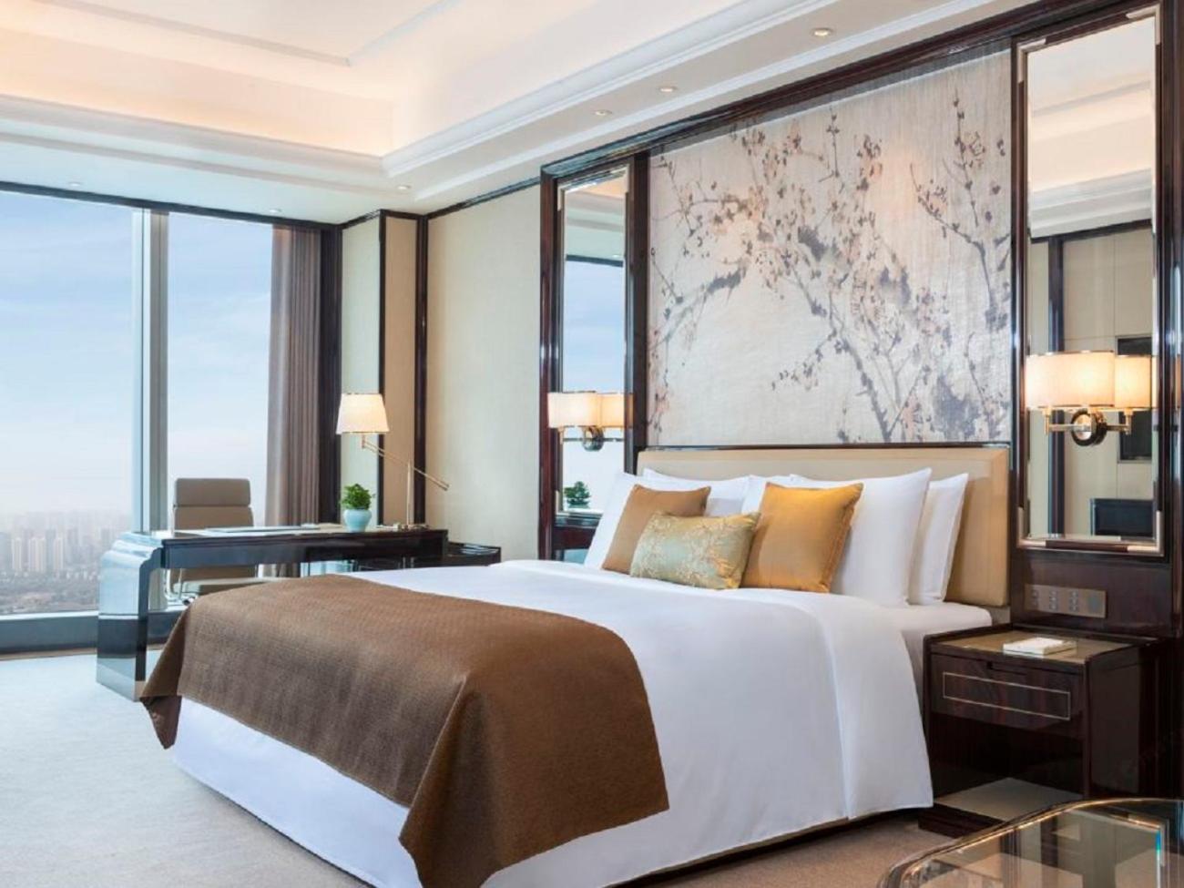 Skyline View King Room