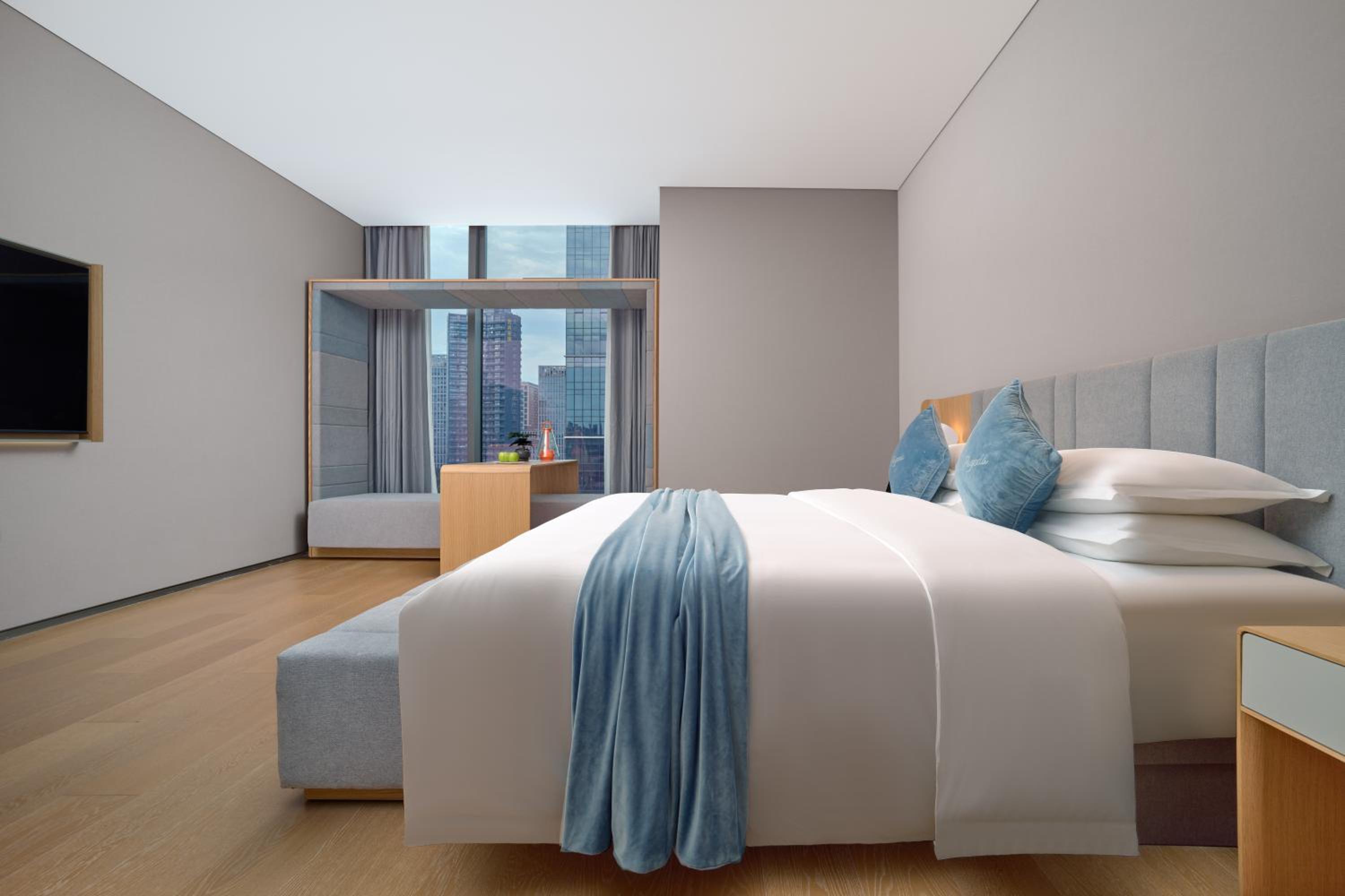 Deluxe King Room, City View