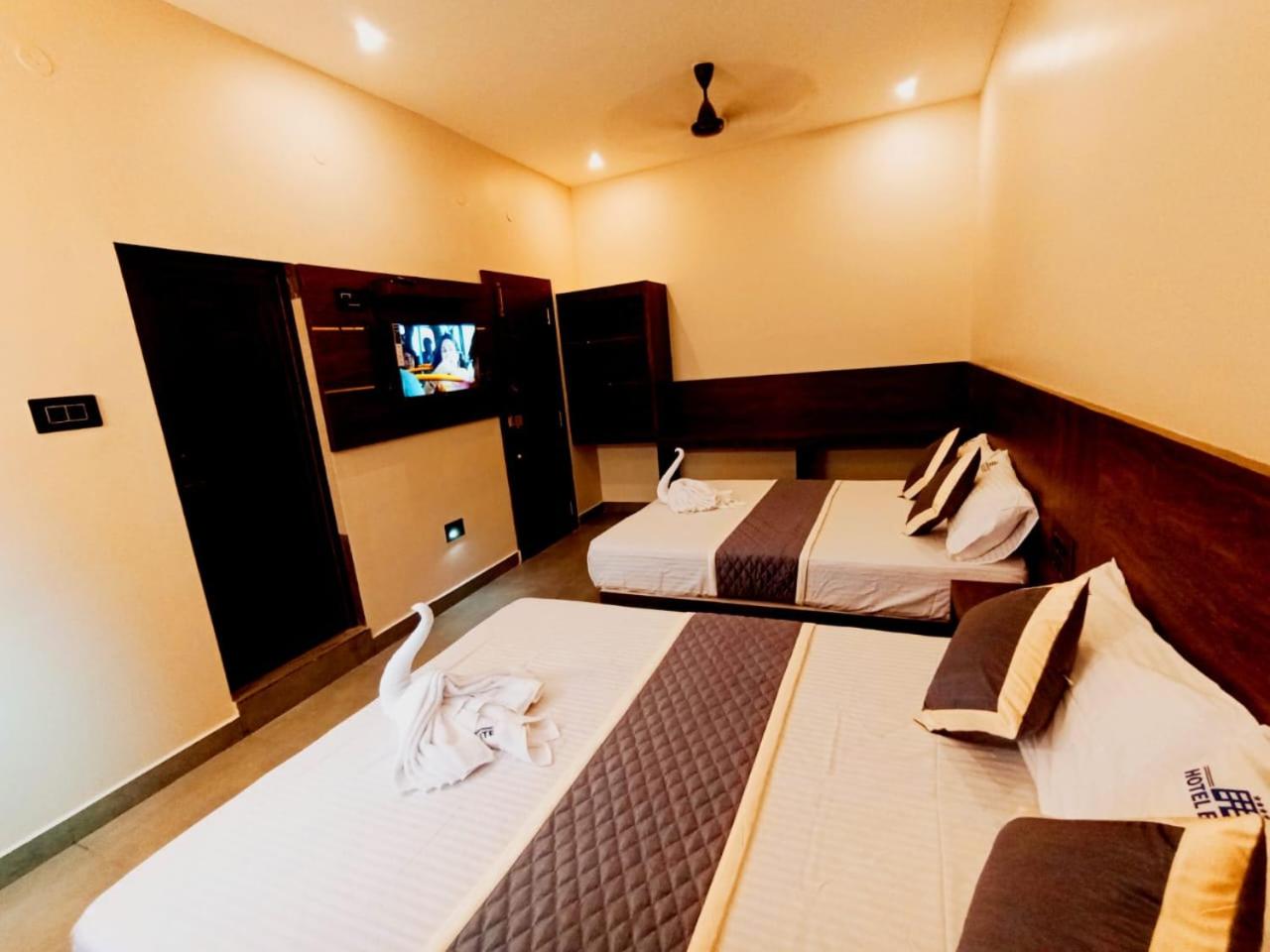 Deluxe Quadruple Room - Photo 3